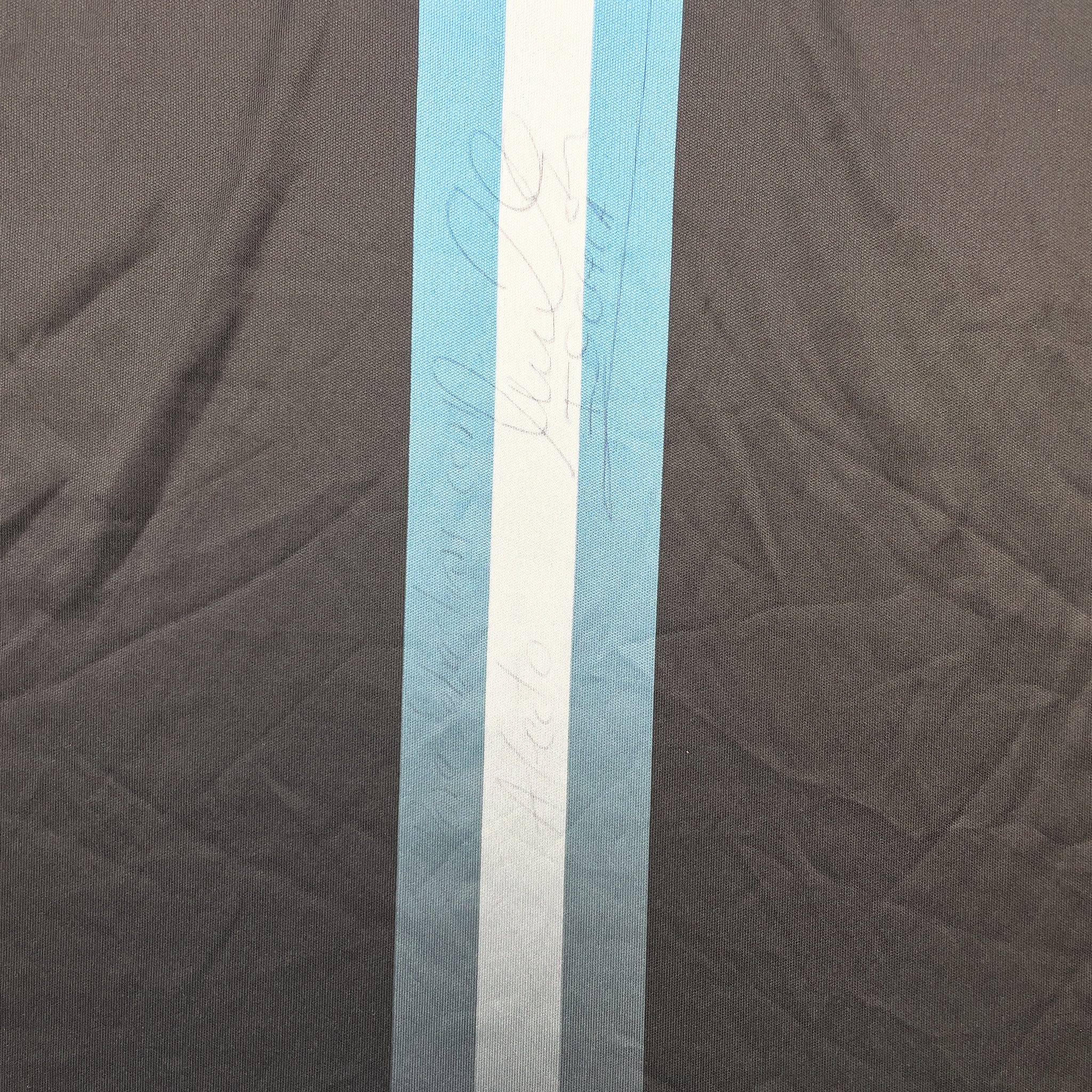 Buy 2008 Deportivo Quito *Signed* Away Shirt (XL) Diadora ~ Free worldwide shipping available ~ Authentic Vintage Football Shirts from Cult Kits