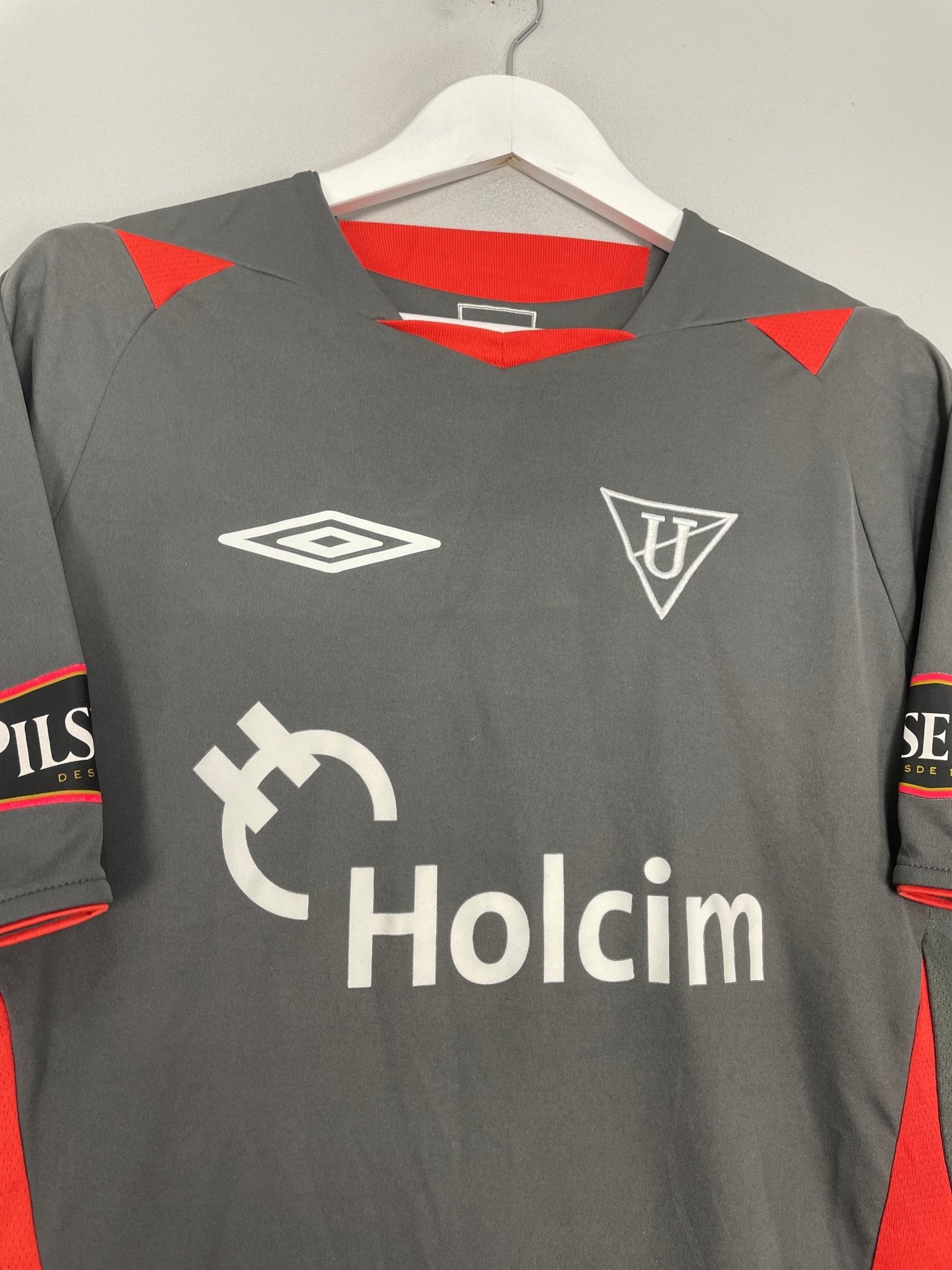 Shop 2008 LDU QUITO AWAY SHIRT (M) UMBRO, classic football shirts, vintage football shirts & retro soccer jerseys at Cult Kits