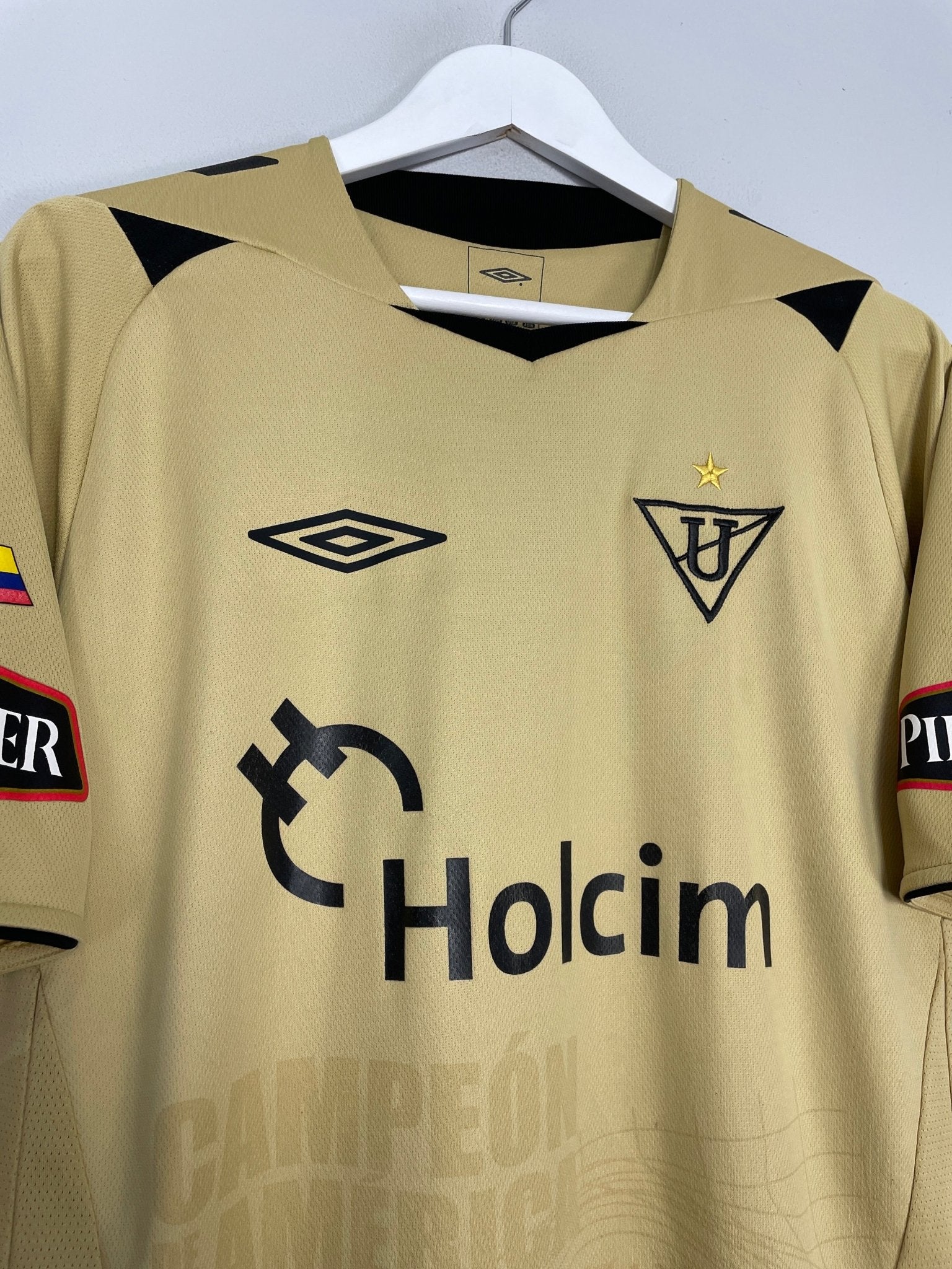 Shop 2008 LDU QUITO THIRD SHIRT (L) UMBRO, classic football shirts, vintage football shirts & retro soccer jerseys at Cult Kits