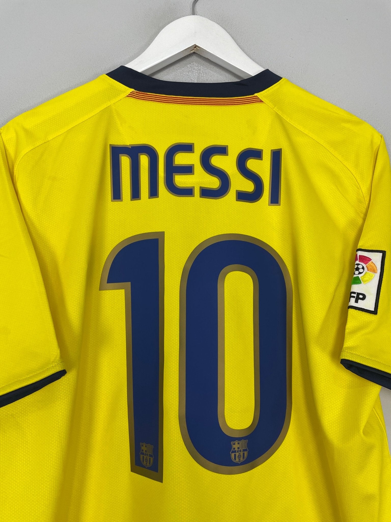 Shop 2008/09 BARCELONA MESSI #10 AWAY SHIRT (L) NIKE, classic football shirts, vintage football shirts & retro soccer jerseys at Cult Kits