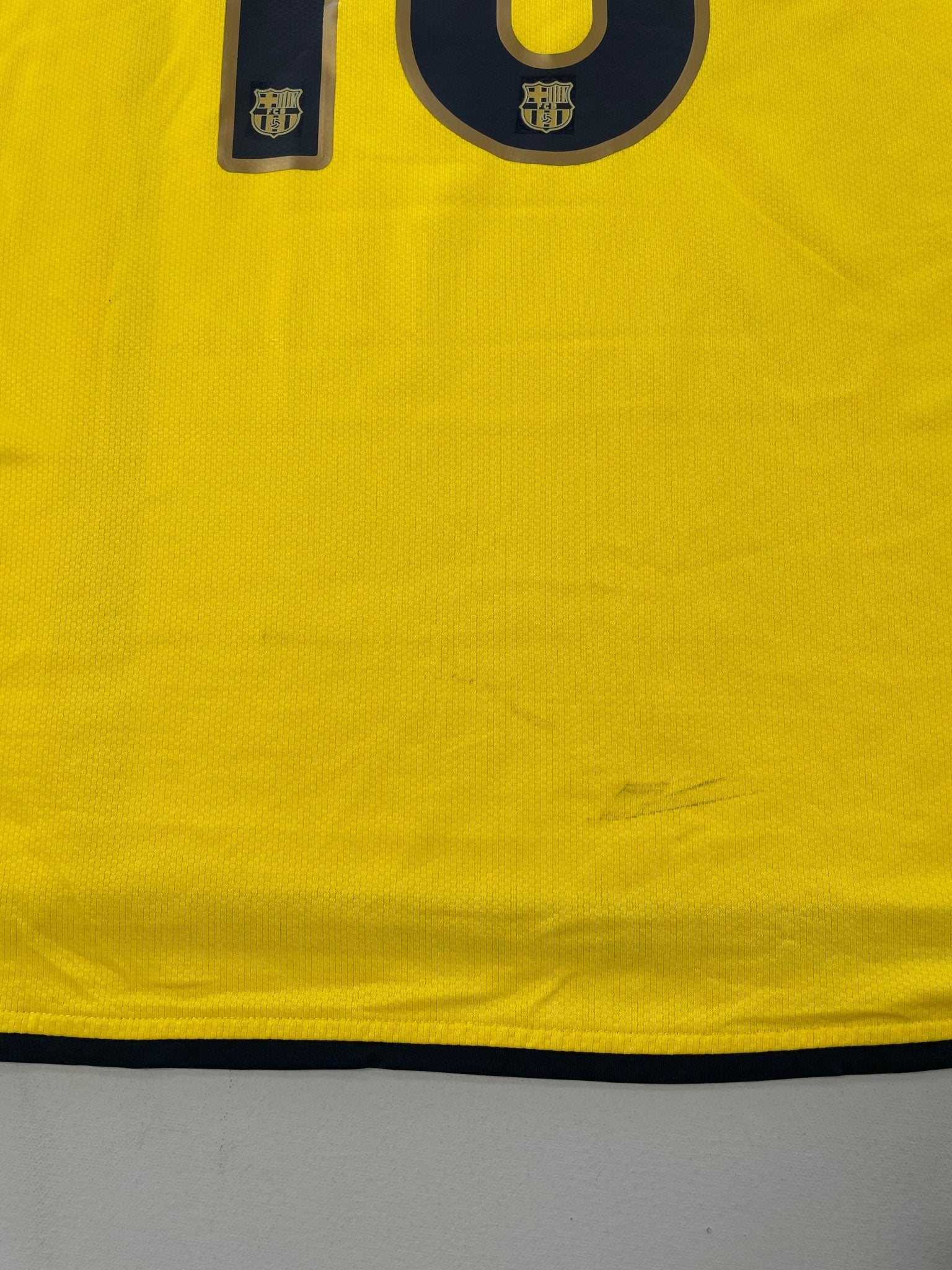 Buy 2008/09 Barcelona Messi 10 Away Shirt (XL) Nike ~ Free worldwide shipping ~ Authentic Vintage Football Shirts from Cult Kits