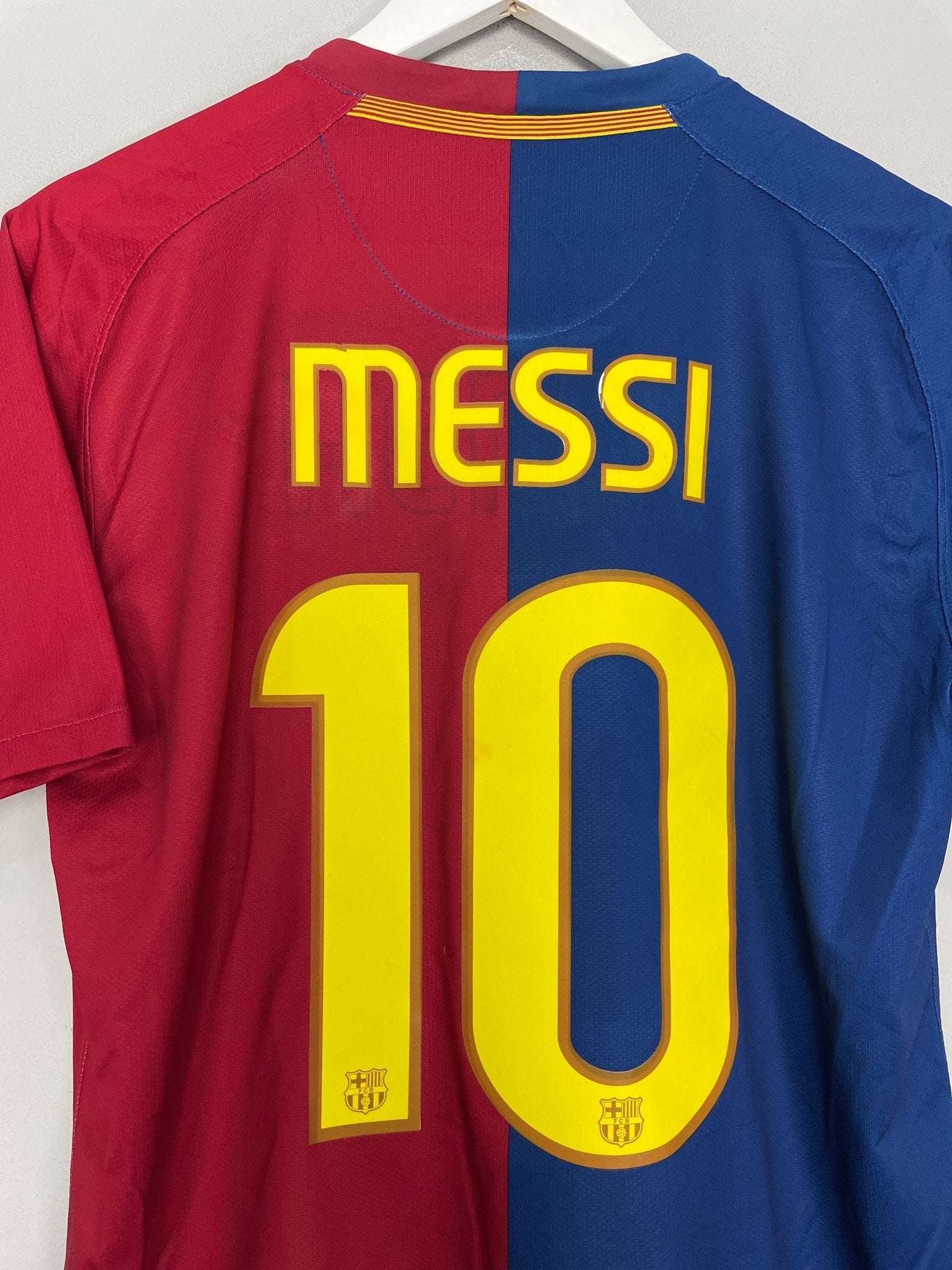 Shop 2008/09 BARCELONA MESSI #10 HOME SHIRT (M) NIKE, classic football shirts, vintage football shirts & retro soccer jerseys at Cult Kits