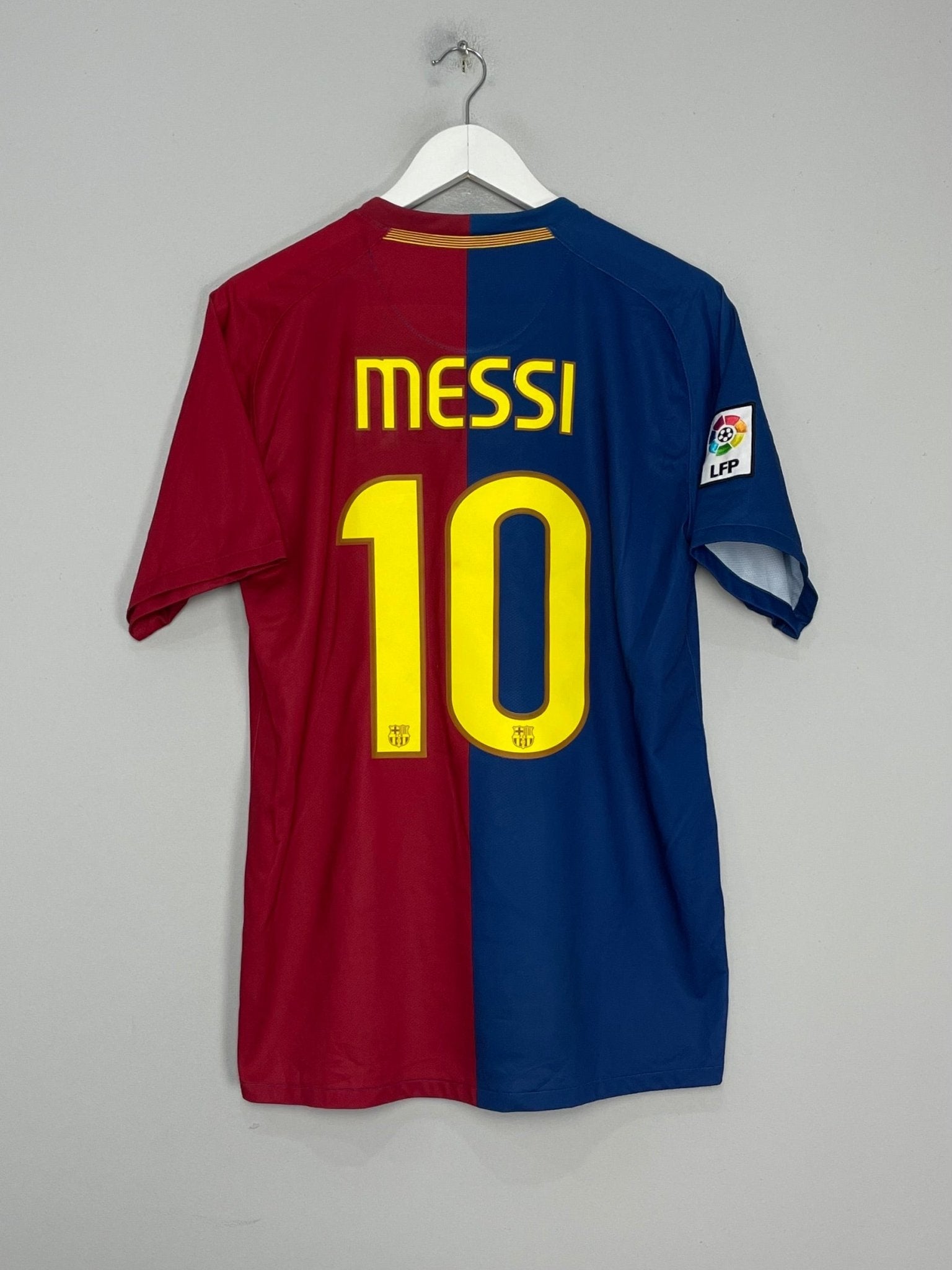 Shop 2008/09 BARCELONA MESSI #10 HOME SHIRT (M) NIKE, classic football shirts, vintage football shirts & retro soccer jerseys at Cult Kits