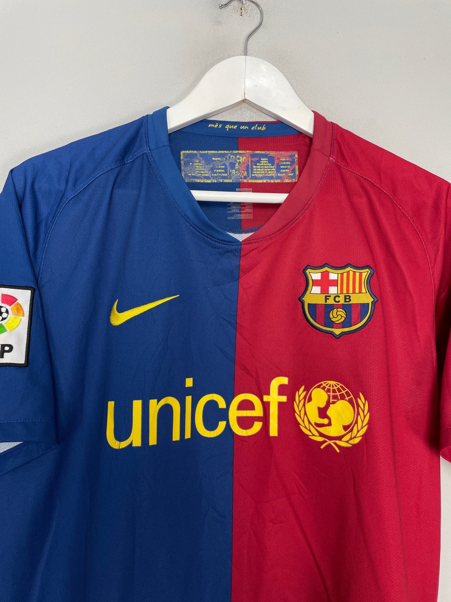 Shop 2008/09 BARCELONA MESSI #10 HOME SHIRT (M) NIKE, classic football shirts, vintage football shirts & retro soccer jerseys at Cult Kits