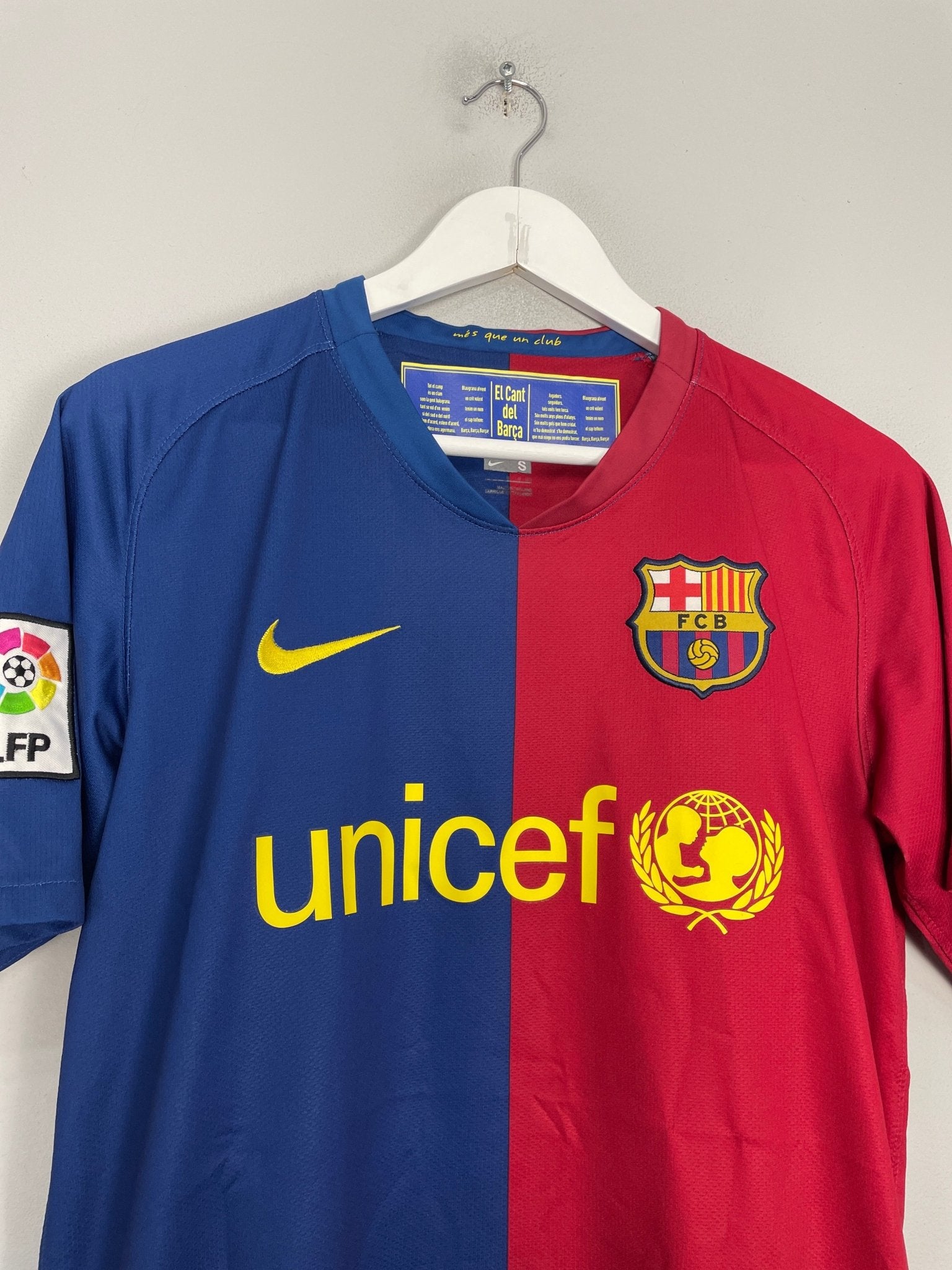 Shop 2008/09 BARCELONA MESSI #10 HOME SHIRT (S) NIKE, classic football shirts, vintage football shirts & retro soccer jerseys at Cult Kits