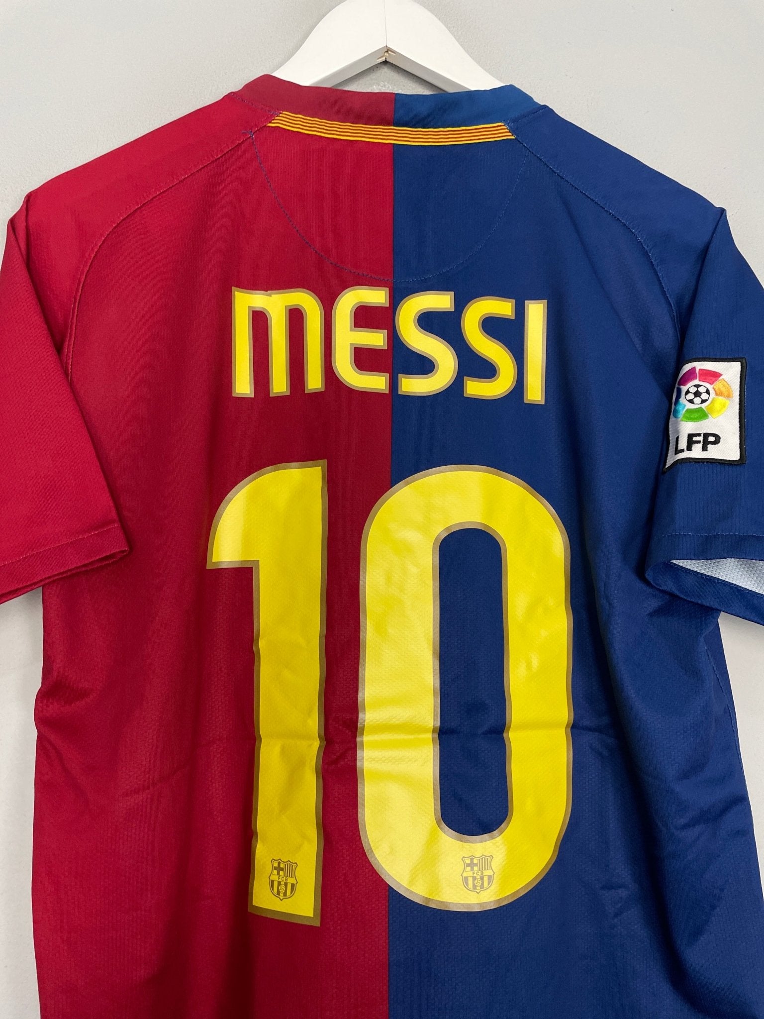 Shop 2008/09 BARCELONA MESSI #10 HOME SHIRT (S) NIKE, classic football shirts, vintage football shirts & retro soccer jerseys at Cult Kits