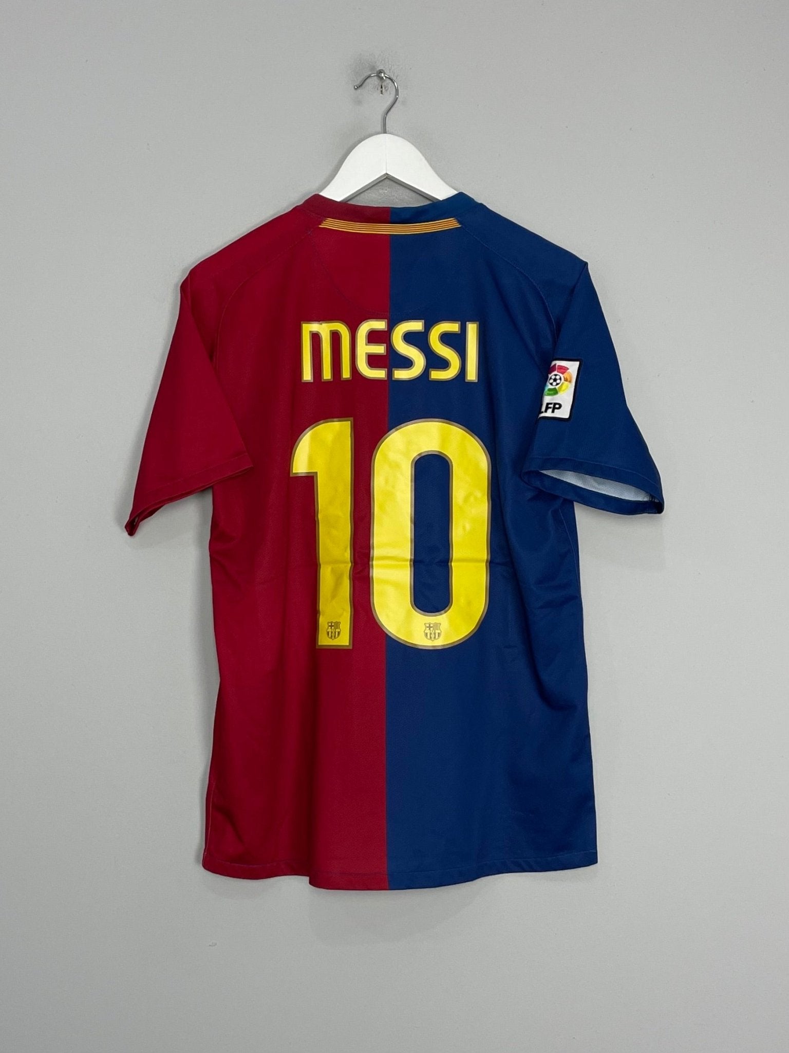 Shop 2008/09 BARCELONA MESSI #10 HOME SHIRT (S) NIKE, classic football shirts, vintage football shirts & retro soccer jerseys at Cult Kits