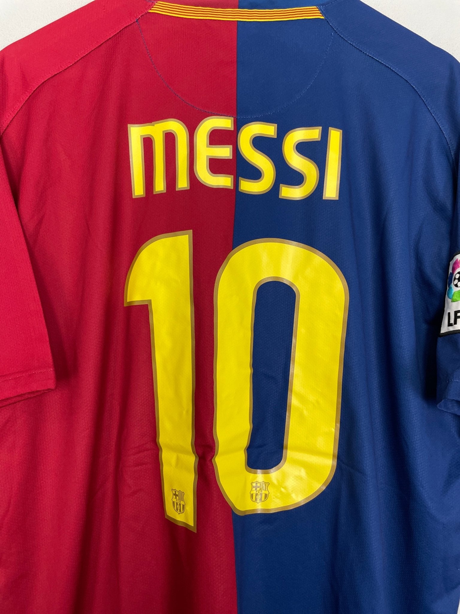 Shop 2008/09 BARCELONA MESSI #10 HOME SHIRT (XL) NIKE, classic football shirts, vintage football shirts & retro soccer jerseys at Cult Kits