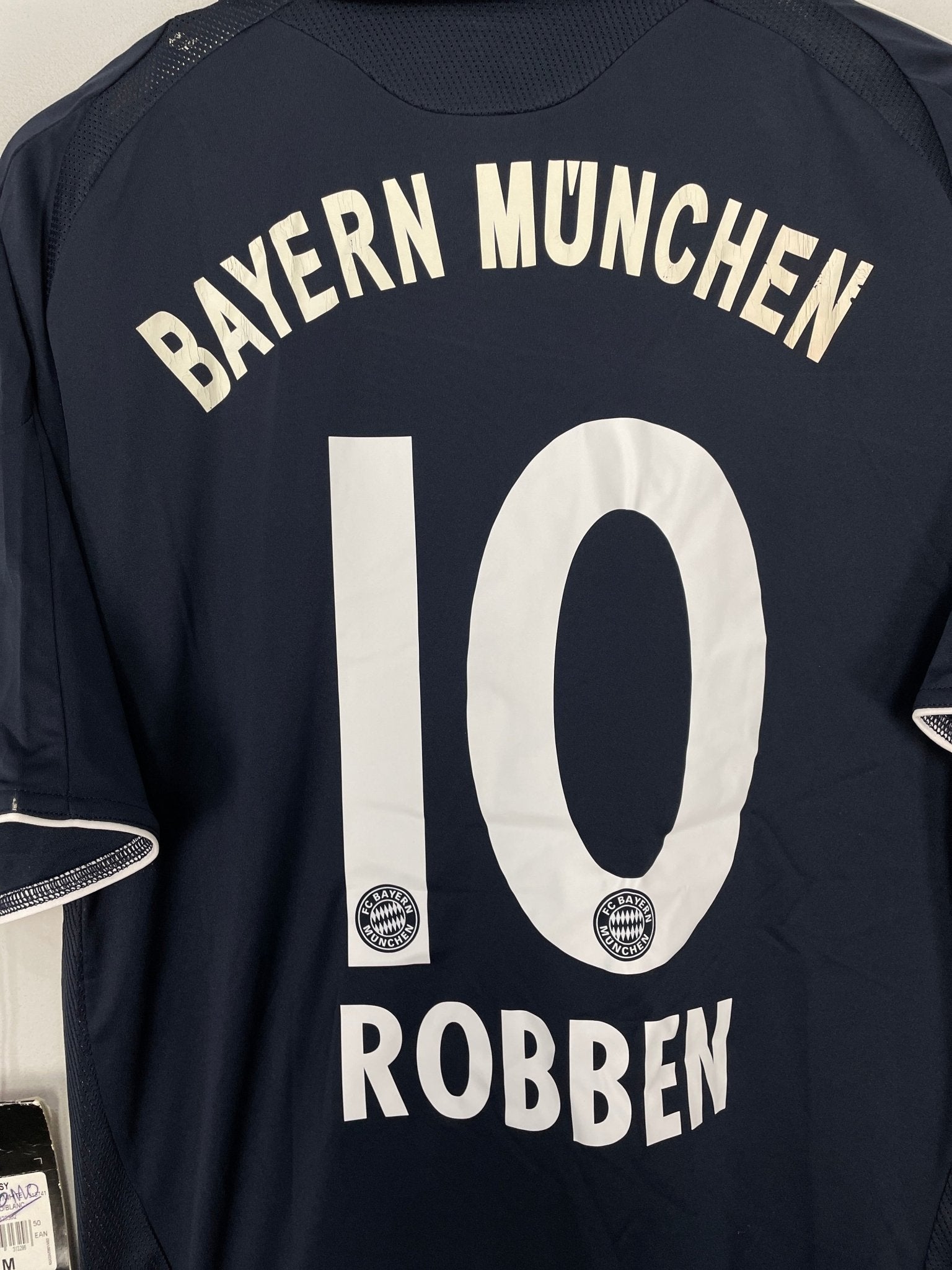 Shop 2008/09 BAYERN MUNICH ROBBEN #10 *BNWT* AWAY SHIRT (M) ADIDAS, classic football shirts, vintage football shirts & retro soccer jerseys at Cult Kits