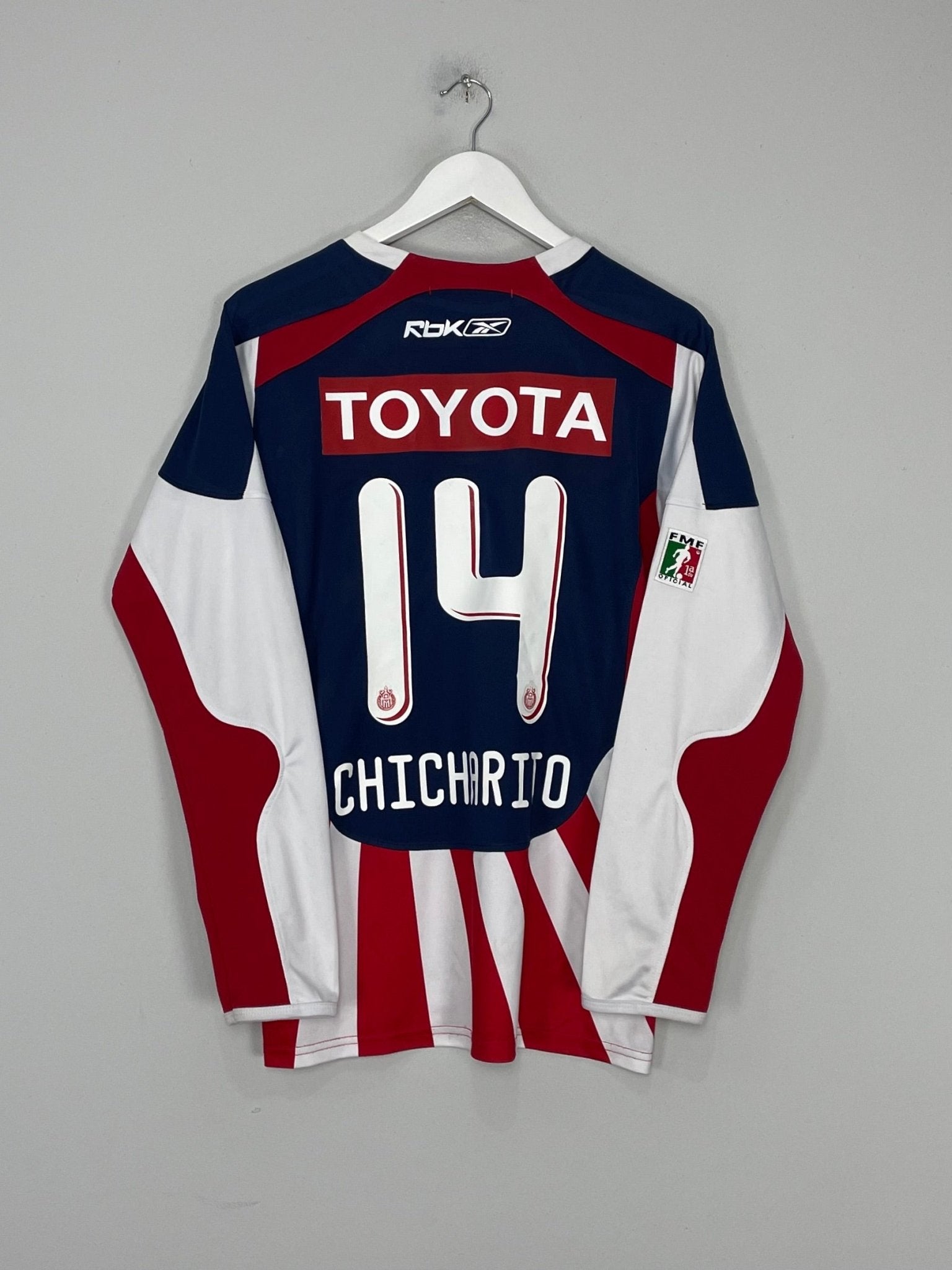 Shop 2008/09 CHIVAS GUADALAJARA CHICHARITO #14 L/S HOME SHIRT (M) REEBOK, classic football shirts, vintage football shirts & retro soccer jerseys at Cult Kits