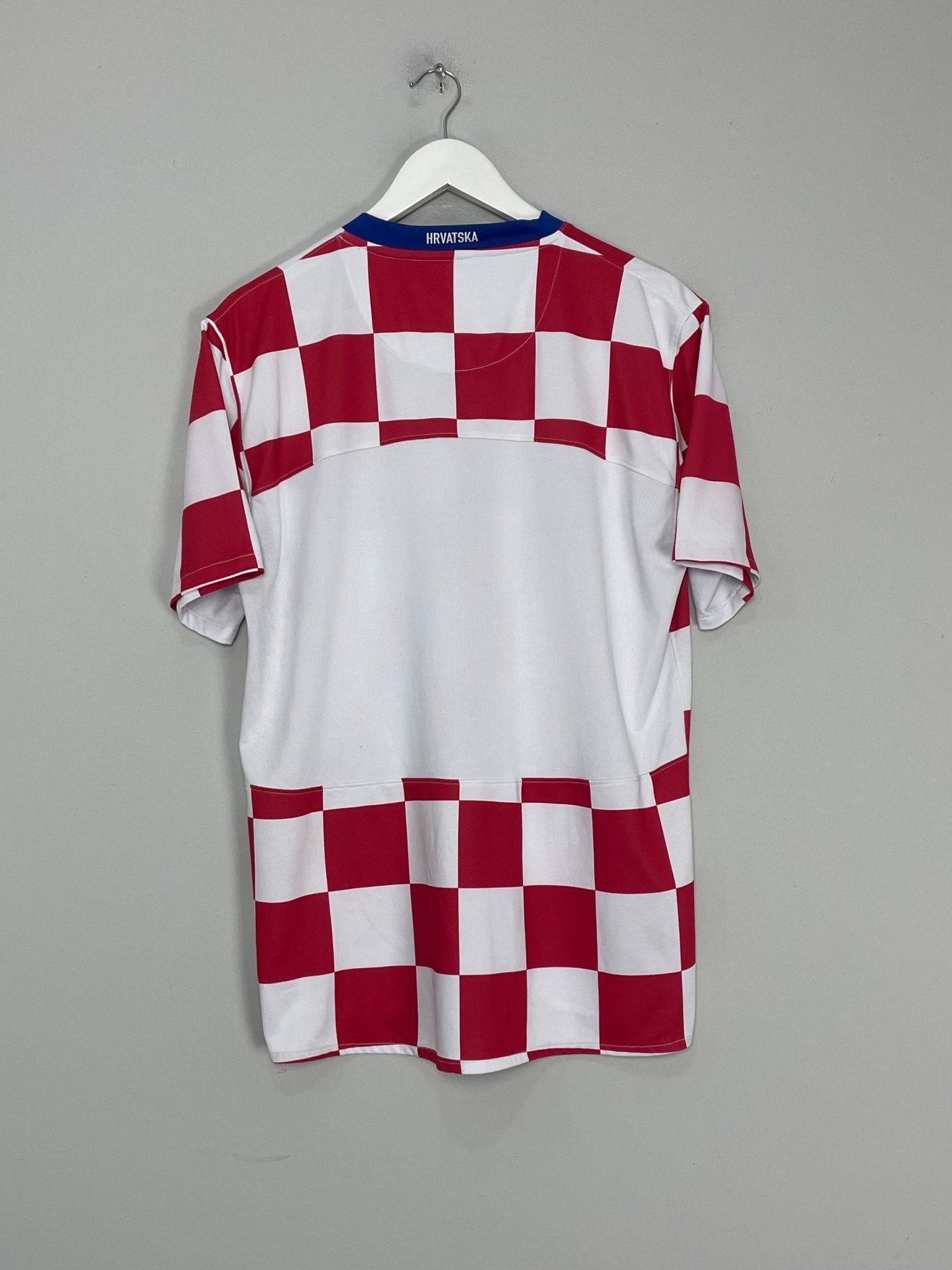 Shop 2008/09 CROATIA HOME SHIRT (L) NIKE, classic football shirts, vintage football shirts & retro soccer jerseys at Cult Kits
