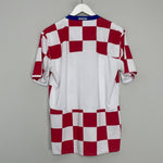 Shop 2008/09 CROATIA HOME SHIRT (M) NIKE, classic football shirts, vintage football shirts & retro soccer jerseys at Cult Kits
