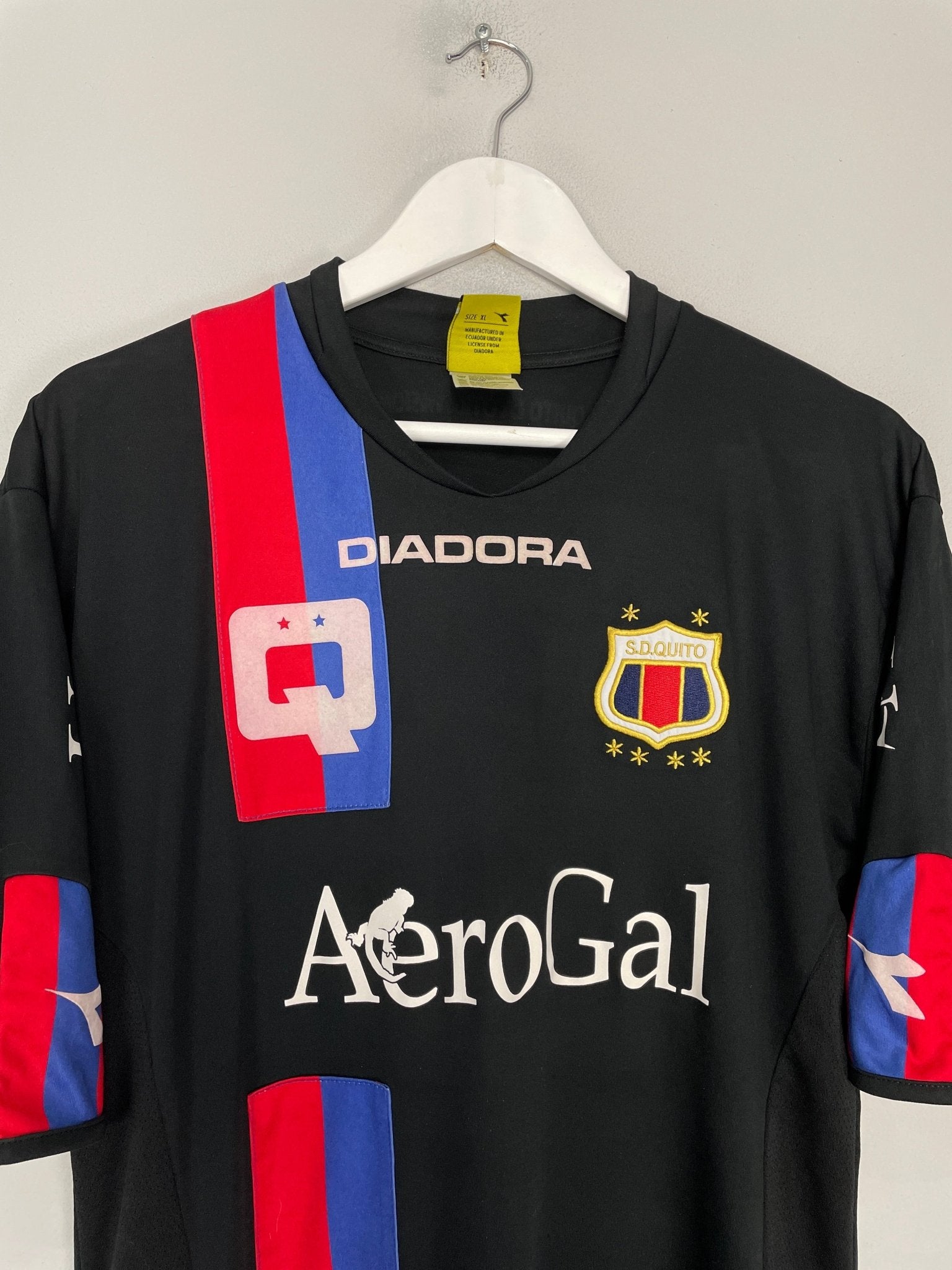 Shop 2008/09 DEPORTIVO QUITO HOME SHIRT (XL) DIADORA, classic football shirts, vintage football shirts & retro soccer jerseys at Cult Kits