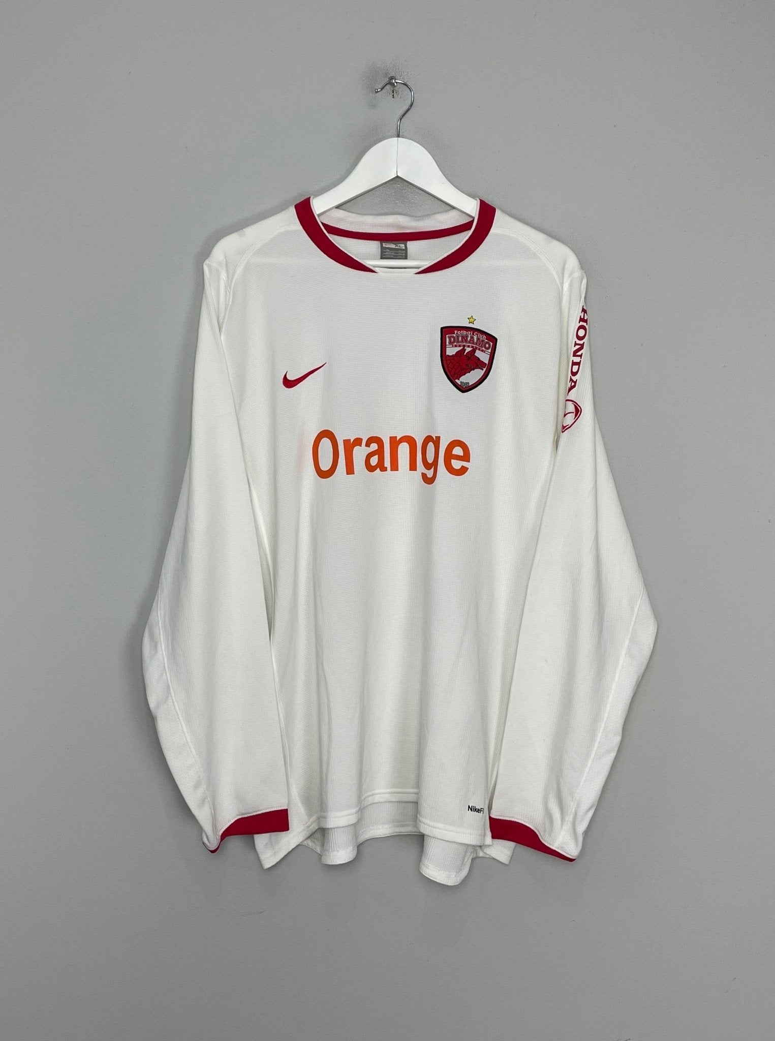 Shop 2008/09 DYNAMO BUCHAREST #15 L/S HOME SHIRT (XL) NIKE, classic football shirts, vintage football shirts & retro soccer jerseys at Cult Kits