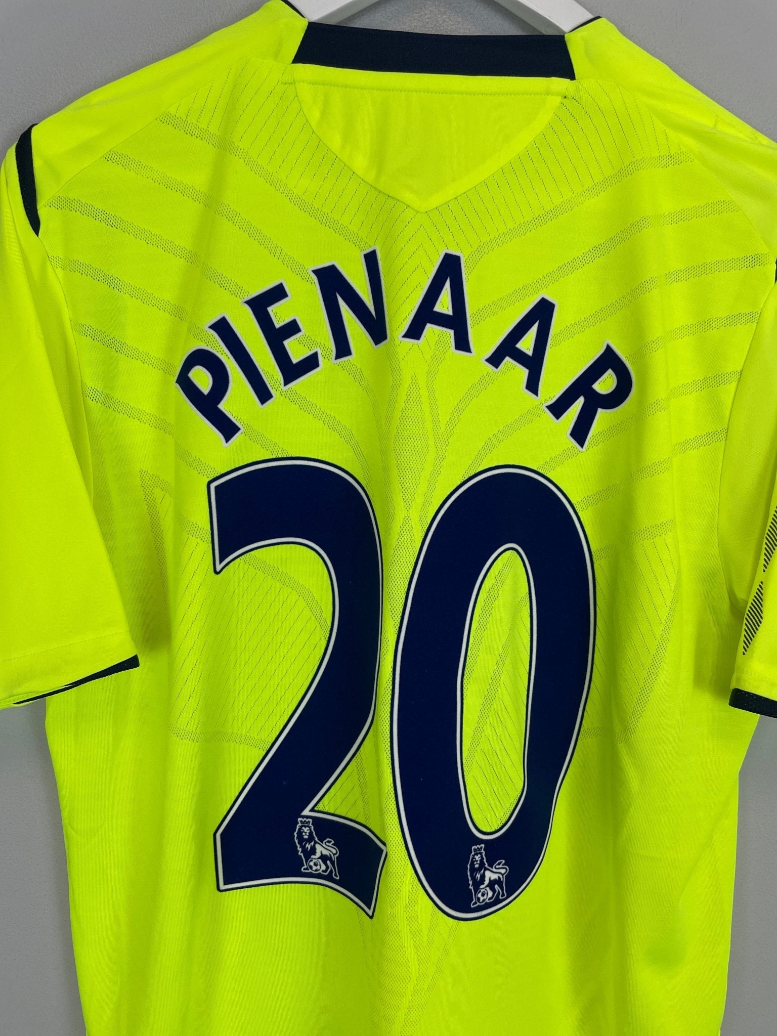Shop 2008/09 EVERTON PIENAAR #20 THIRD SHIRT (L) UMBRO, classic football shirts, vintage football shirts & retro soccer jerseys at Cult Kits