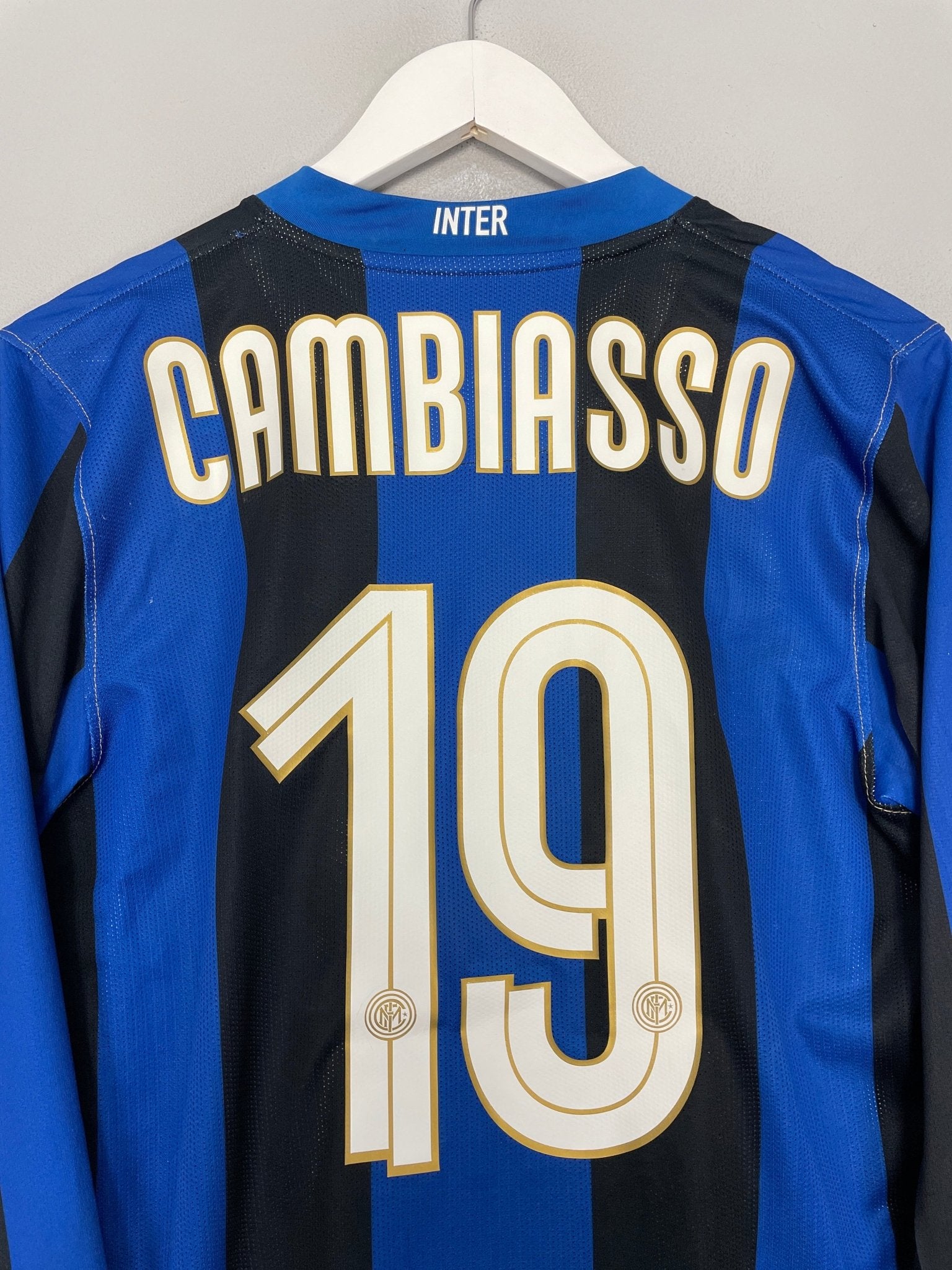 Shop 2008/09 INTER MILAN CAMBIASSO #19 L/S HOME SHIRT (M) NIKE, classic football shirts, vintage football shirts & retro soccer jerseys at Cult Kits
