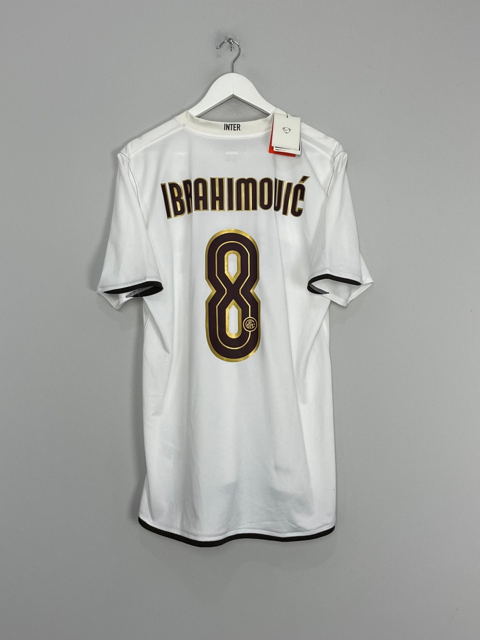 Shop 2008/09 INTER MILAN IBRAHIMOVIC #8 *BNWT* AWAY SHIRT (L) NIKE, classic football shirts, vintage football shirts & retro soccer jerseys at Cult Kits