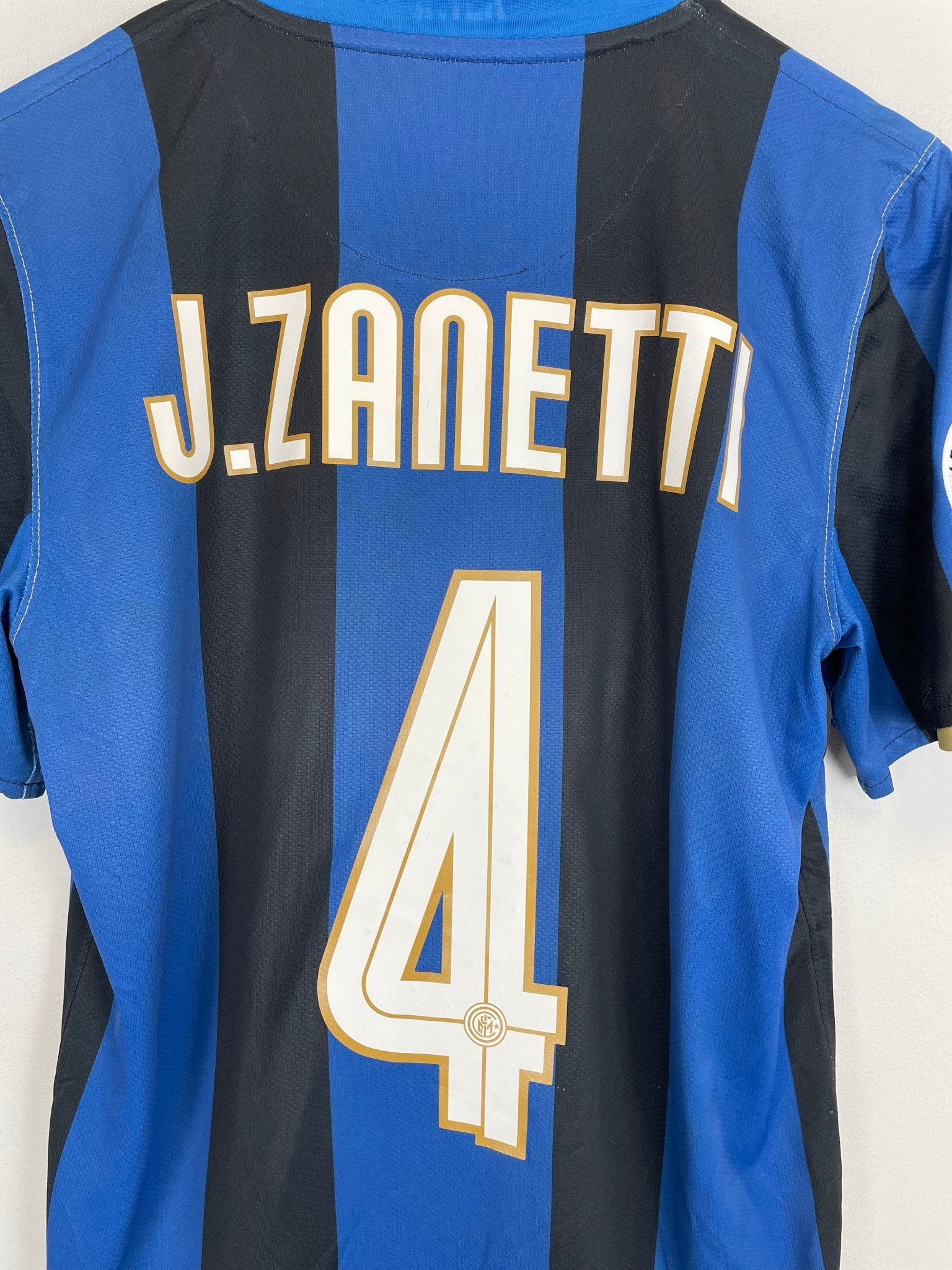 Shop 2008/09 INTER MILAN ZANETTI #4 HOME SHIRT (S) NIKE, classic football shirts, vintage football shirts & retro soccer jerseys at Cult Kits