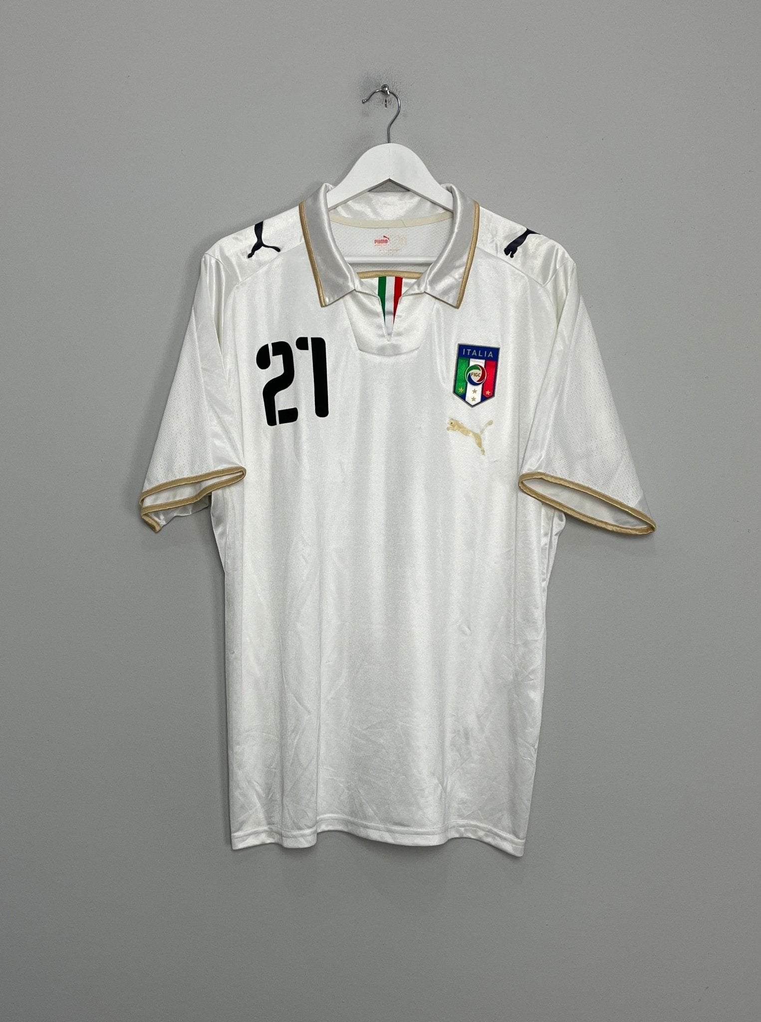 Shop 2008/09 ITALY PIRLO #21 AWAY SHIRT (XL) PUMA, classic football shirts, vintage football shirts & retro soccer jerseys at Cult Kits