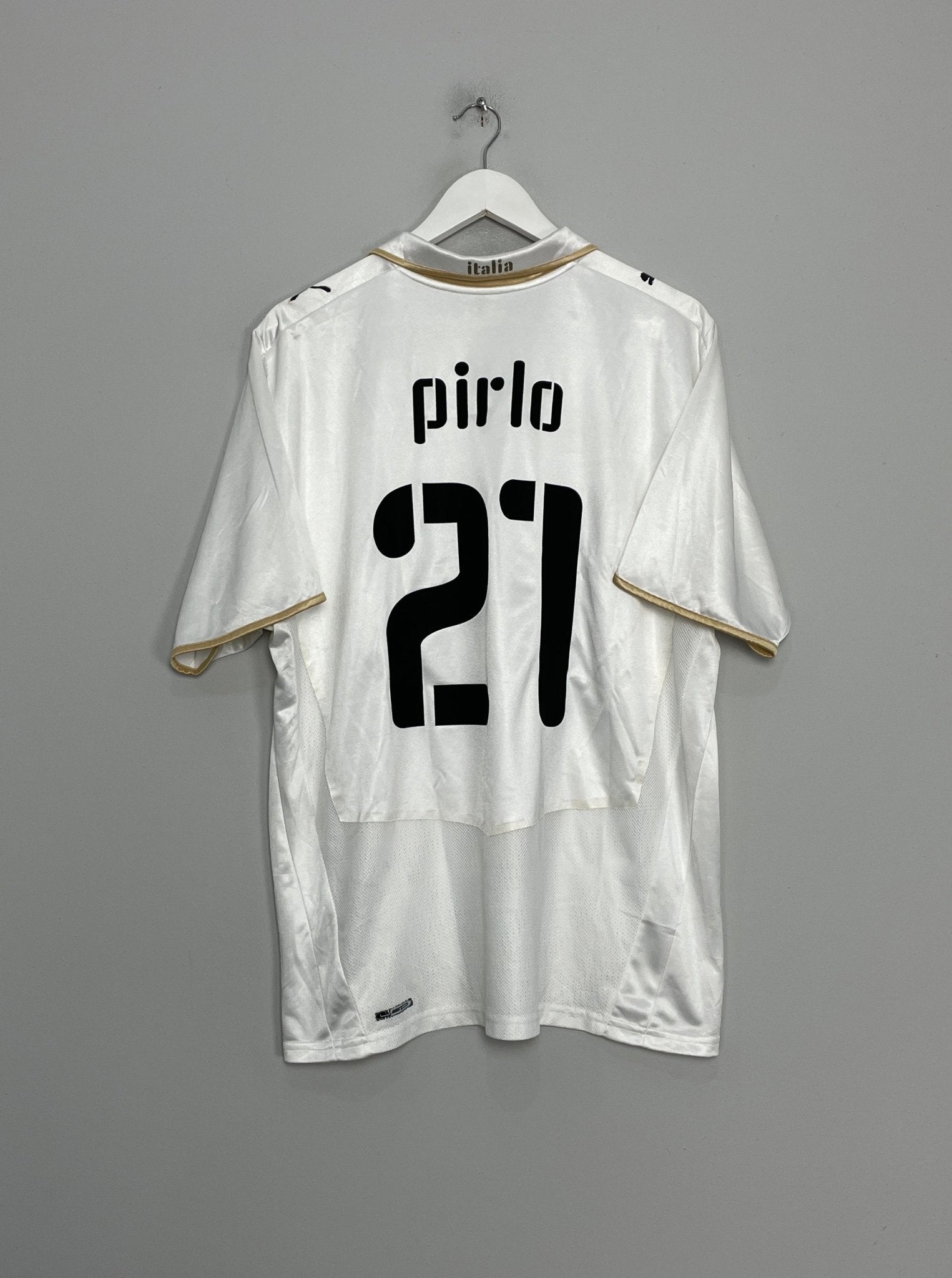 Shop 2008/09 ITALY PIRLO #21 AWAY SHIRT (XL) PUMA, classic football shirts, vintage football shirts & retro soccer jerseys at Cult Kits