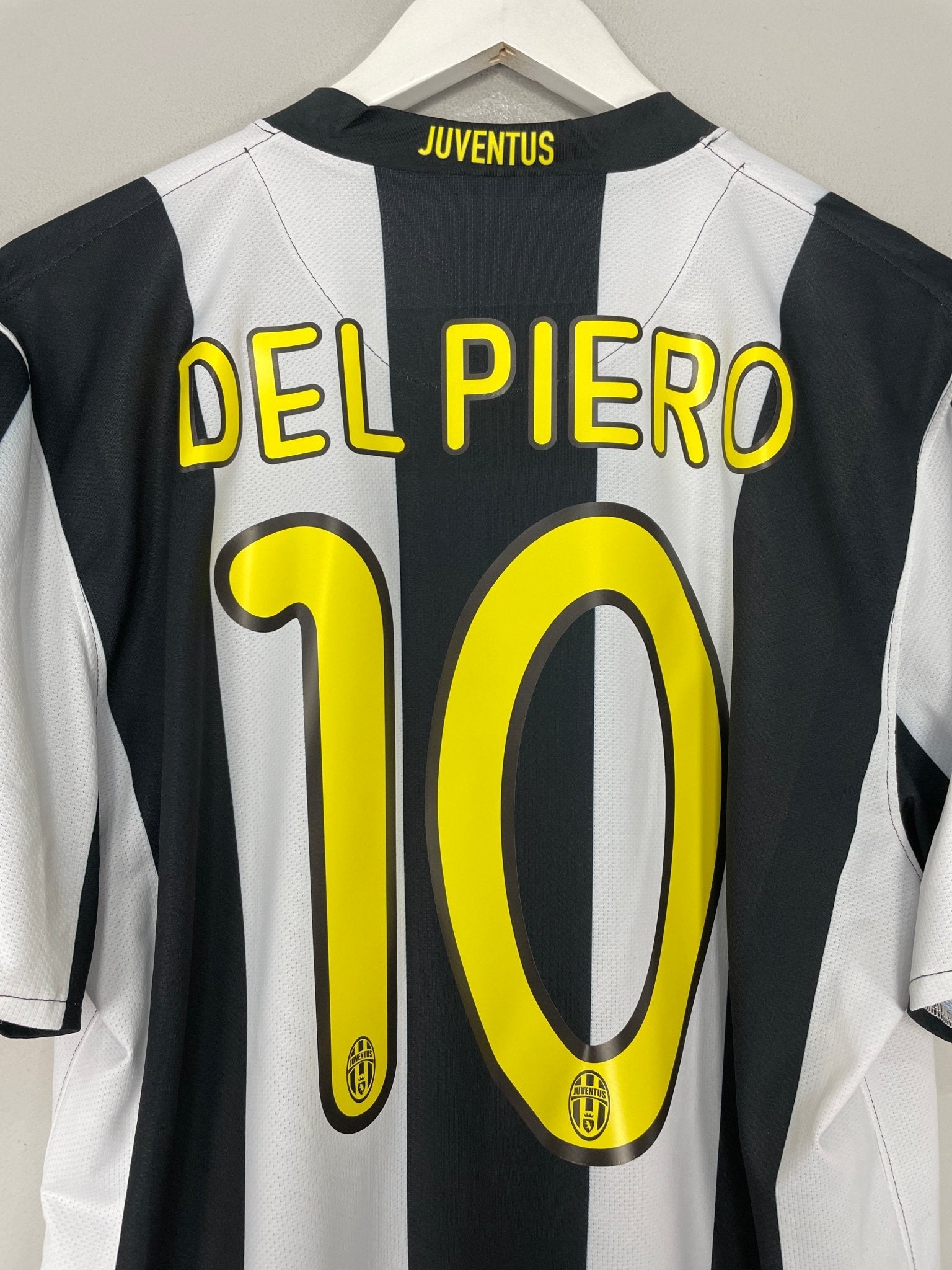 Shop 2008/09 JUVENTUS DEL PIERO #10 HOME SHIRT (L) NIKE, classic football shirts, vintage football shirts & retro soccer jerseys at Cult Kits