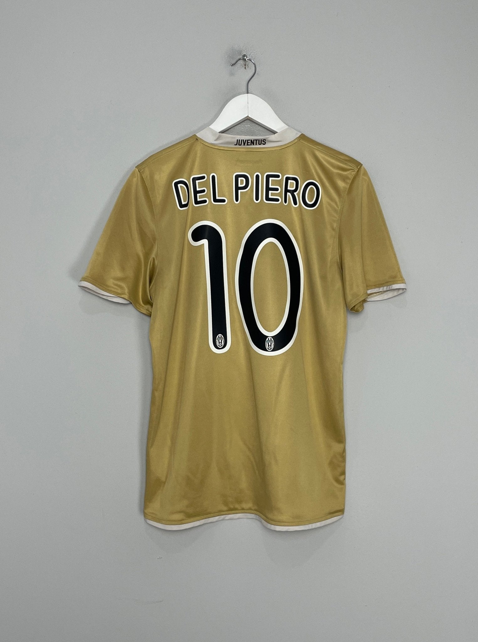 Shop 2008/09 JUVENTUS DEL PIERO #10 HOME SHIRT (M) NIKE, classic football shirts, vintage football shirts & retro soccer jerseys at Cult Kits