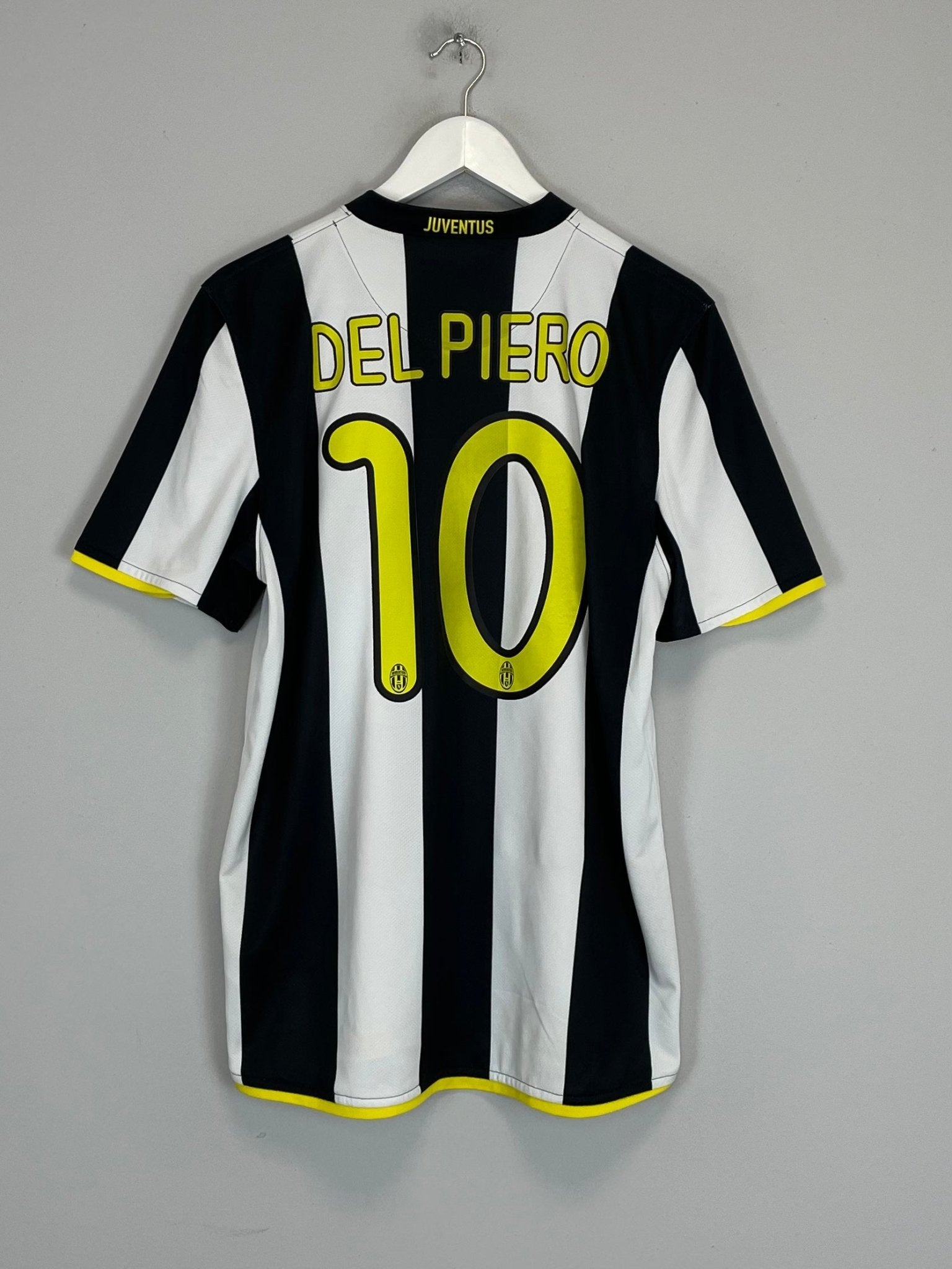 Shop 2008/09 JUVENTUS DEL PIERO #10 HOME SHIRT (M) NIKE, classic football shirts, vintage football shirts & retro soccer jerseys at Cult Kits