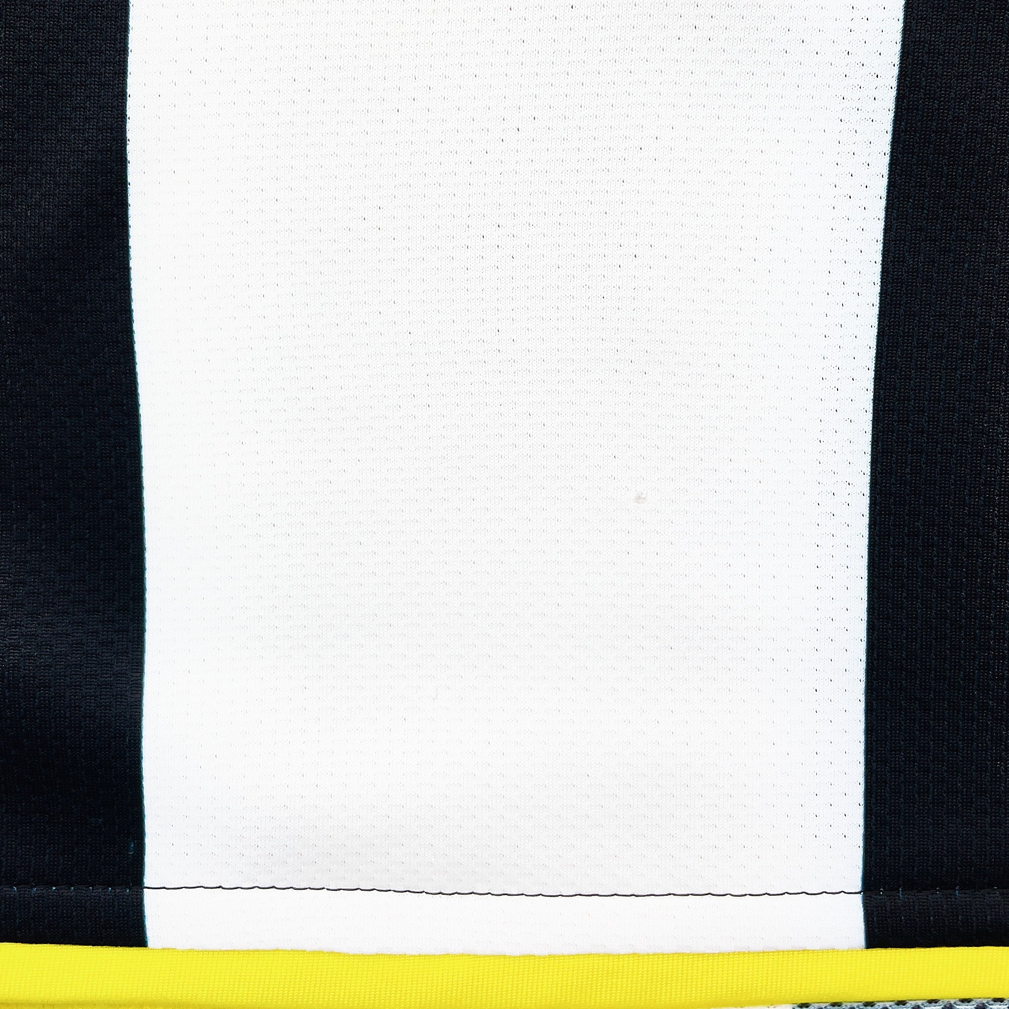 Buy 2008/09 Juventus Nedved 11 L/S Home Shirt (M) Nike ~ Free worldwide shipping ~ Authentic Vintage Football Shirts from Cult Kits