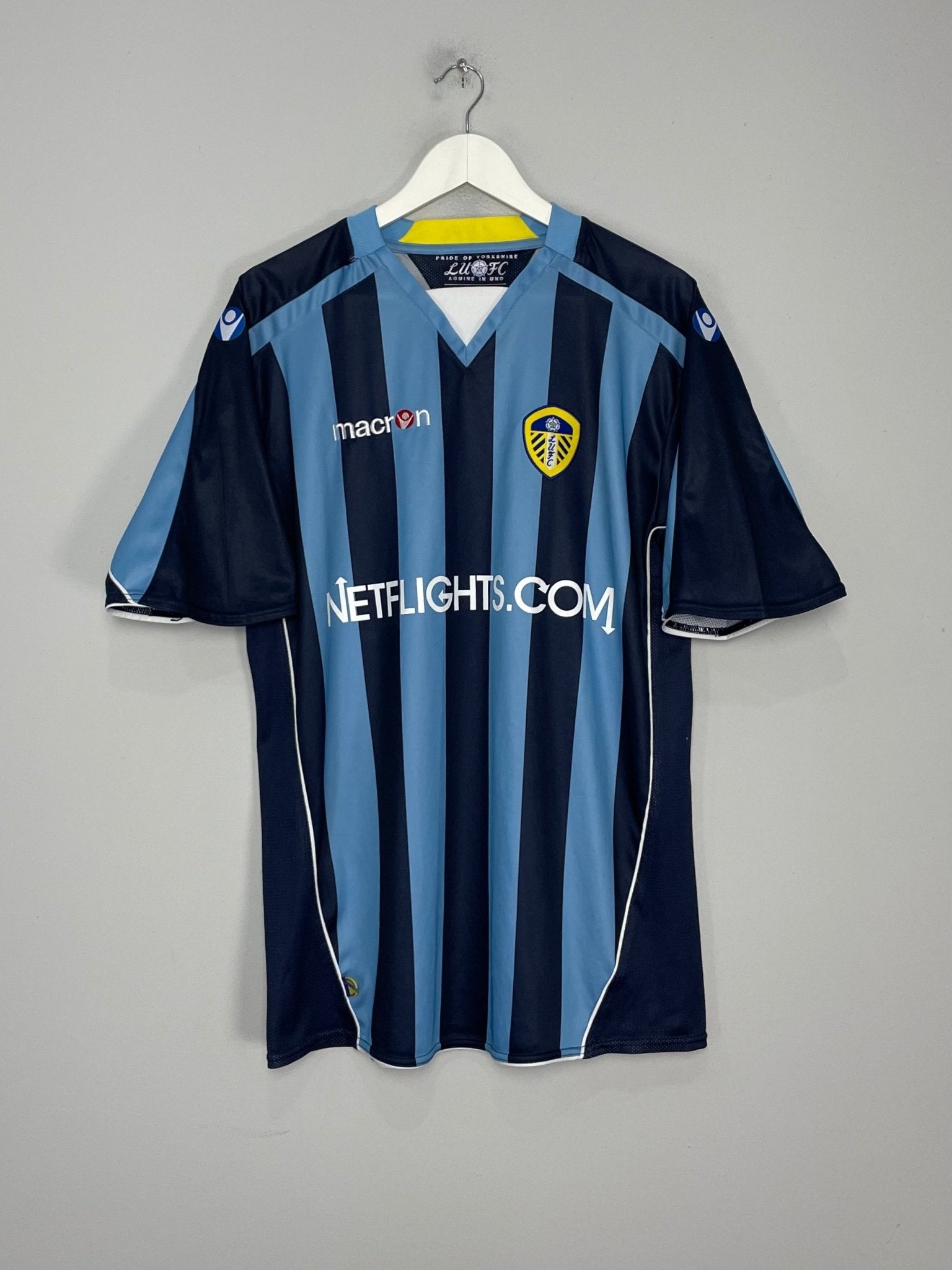 Shop 2008/09 LEEDS UNITED AWAY SHIRT (L) MACRON, classic football shirts, vintage football shirts & retro soccer jerseys at Cult Kits