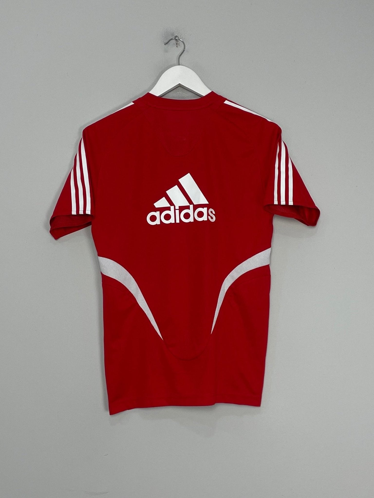 Shop 2008/09 LIVERPOOL FORMOTION TRAINING SHIRT (S) ADIDAS, classic football shirts, vintage football shirts & retro soccer jerseys at Cult Kits