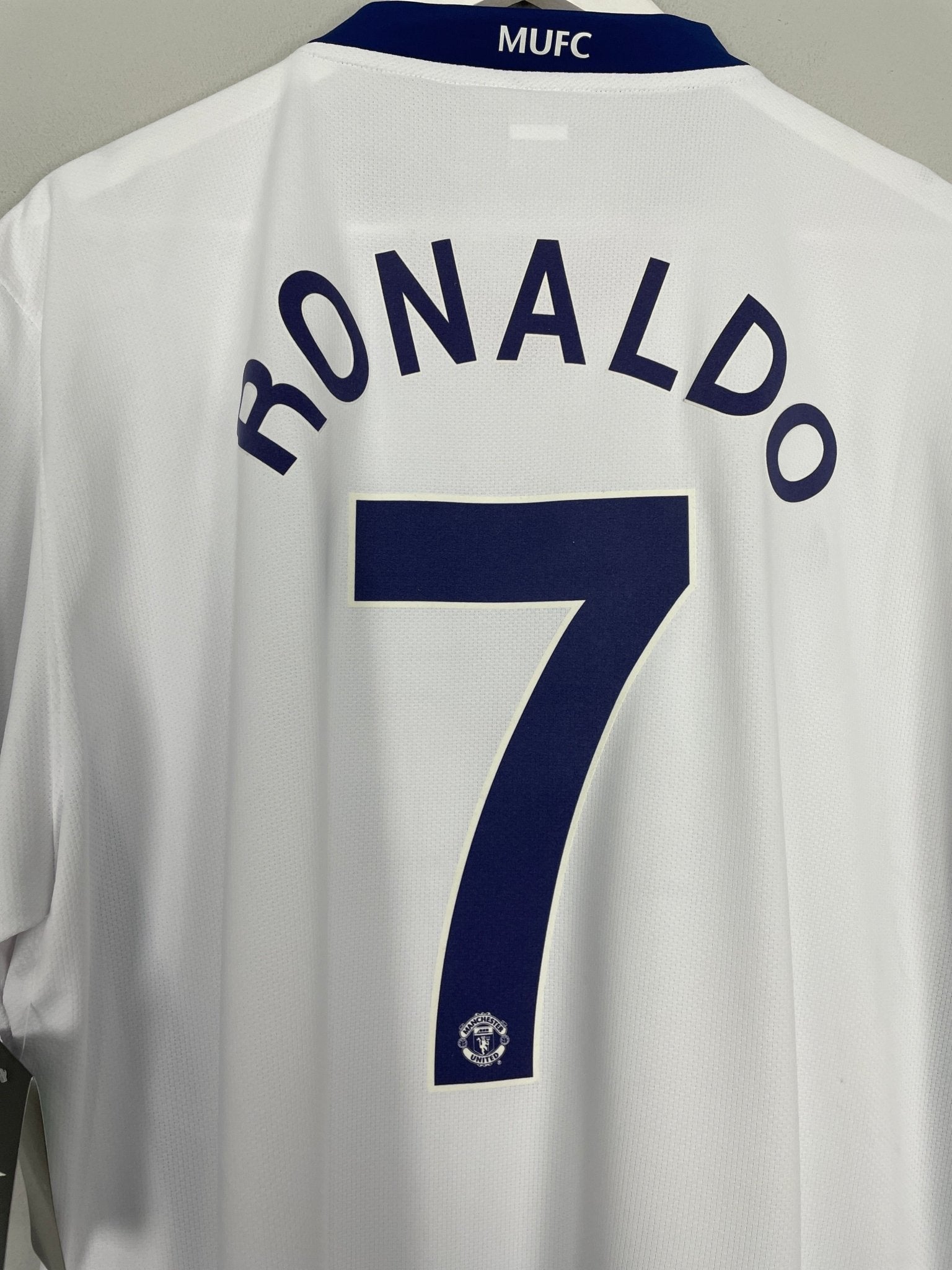 Shop 2008/09 MANCHESTER UNITED *BNWT* RONALDO #7 AWAY SHIRT (XXL) NIKE, classic football shirts, vintage football shirts & retro soccer jerseys at Cult Kits
