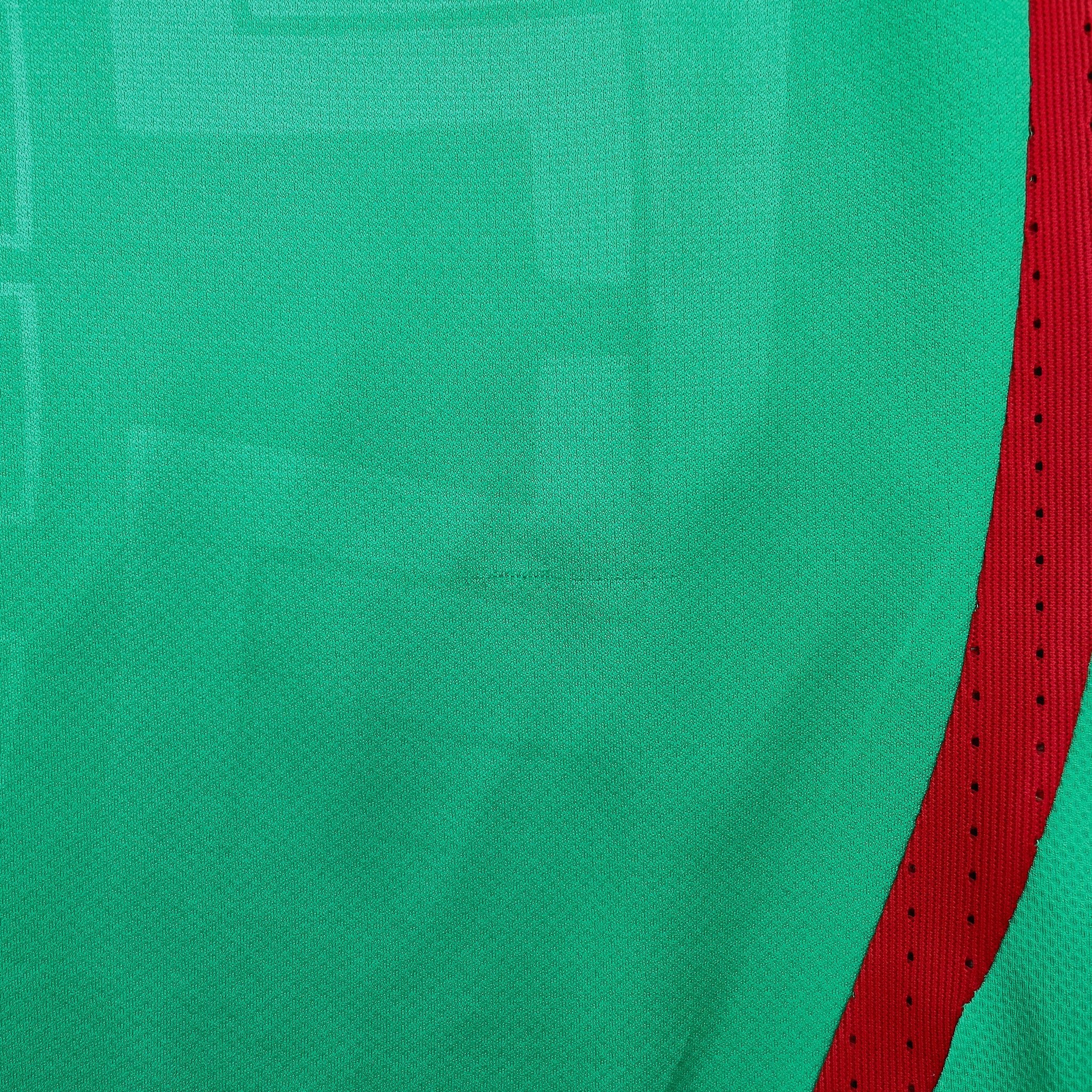 Buy 2008/09 Mexico J.Borgetti 9 Home Shirt (M) Adidas ~ Free worldwide shipping ~ Authentic Vintage Football Shirts from Cult Kits