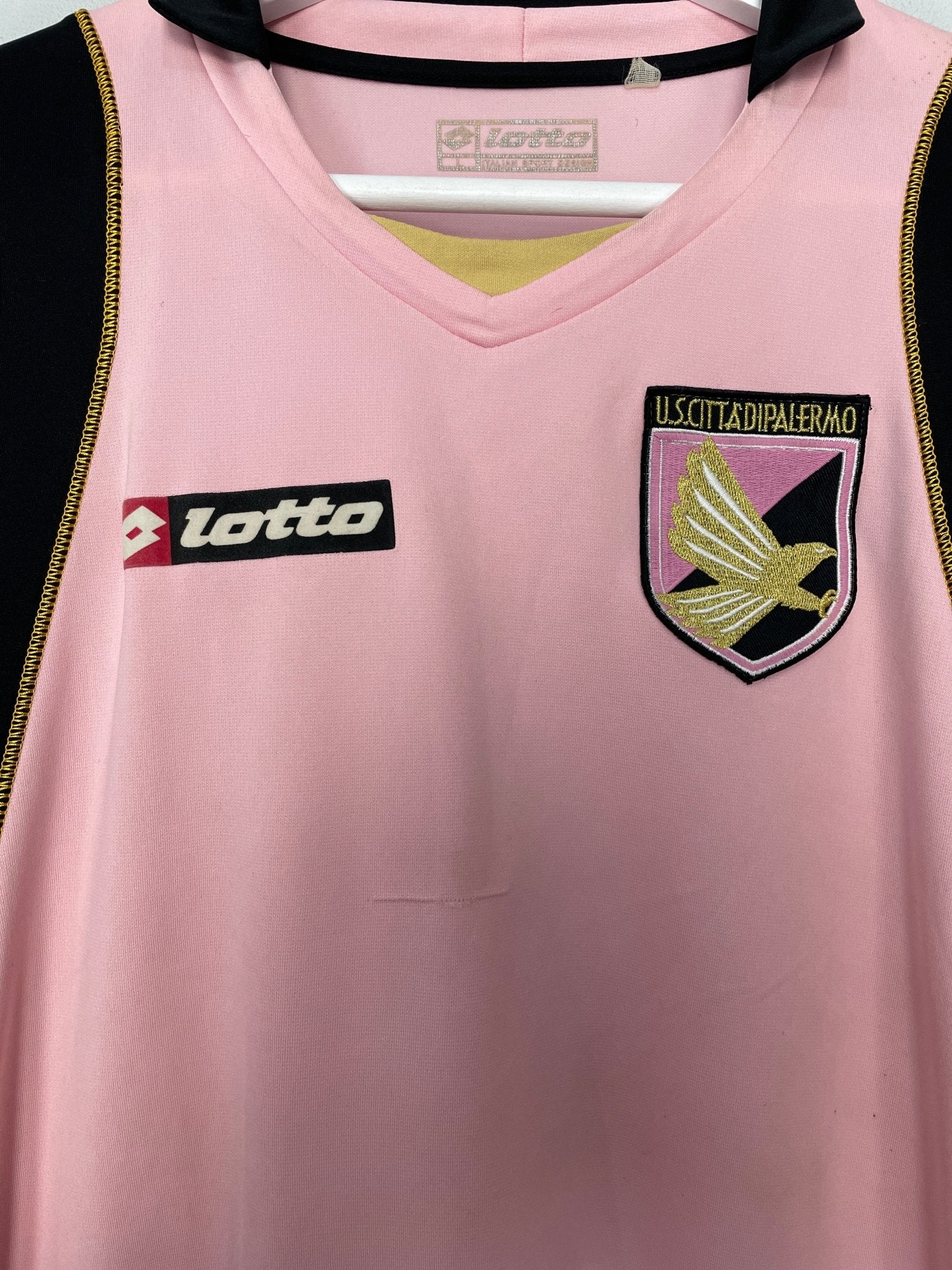 Shop 2008/09 PALERMO MICCOLI #10 HOME SHIRT (L) LOTTO, classic football shirts, vintage football shirts & retro soccer jerseys at Cult Kits