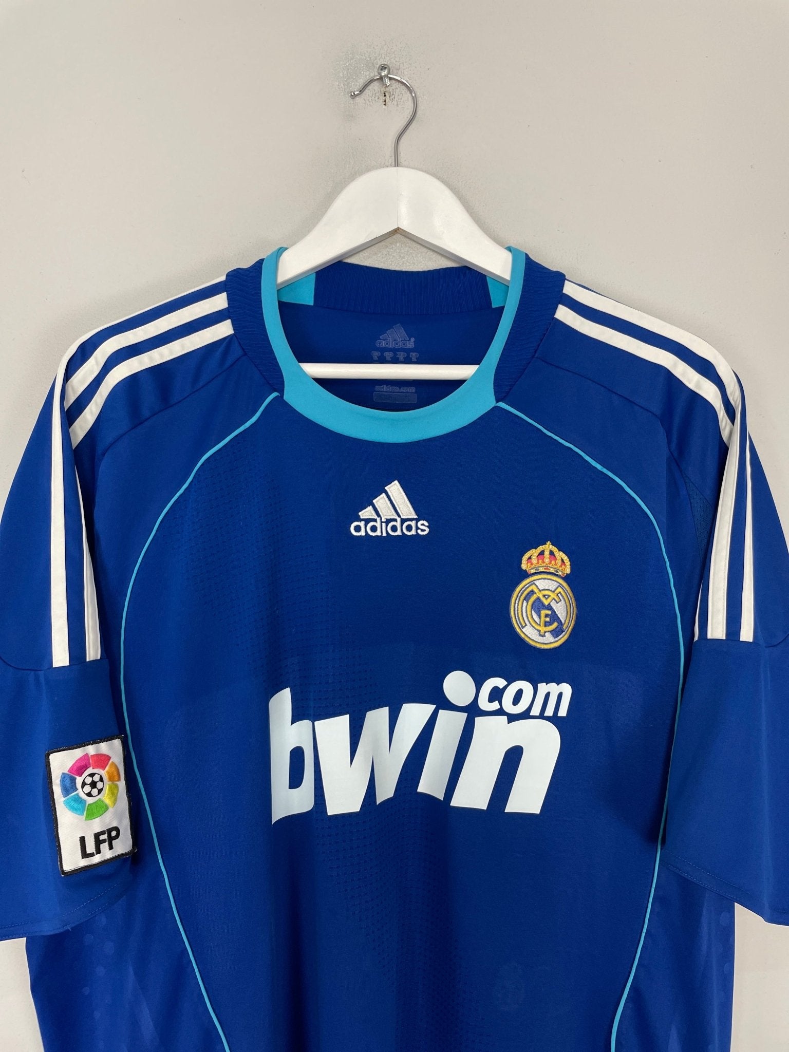 Shop 2008/09 REAL MADRID HIGUAIN #20 AWAY SHIRT (XL) ADIDAS, classic football shirts, vintage football shirts & retro soccer jerseys at Cult Kits