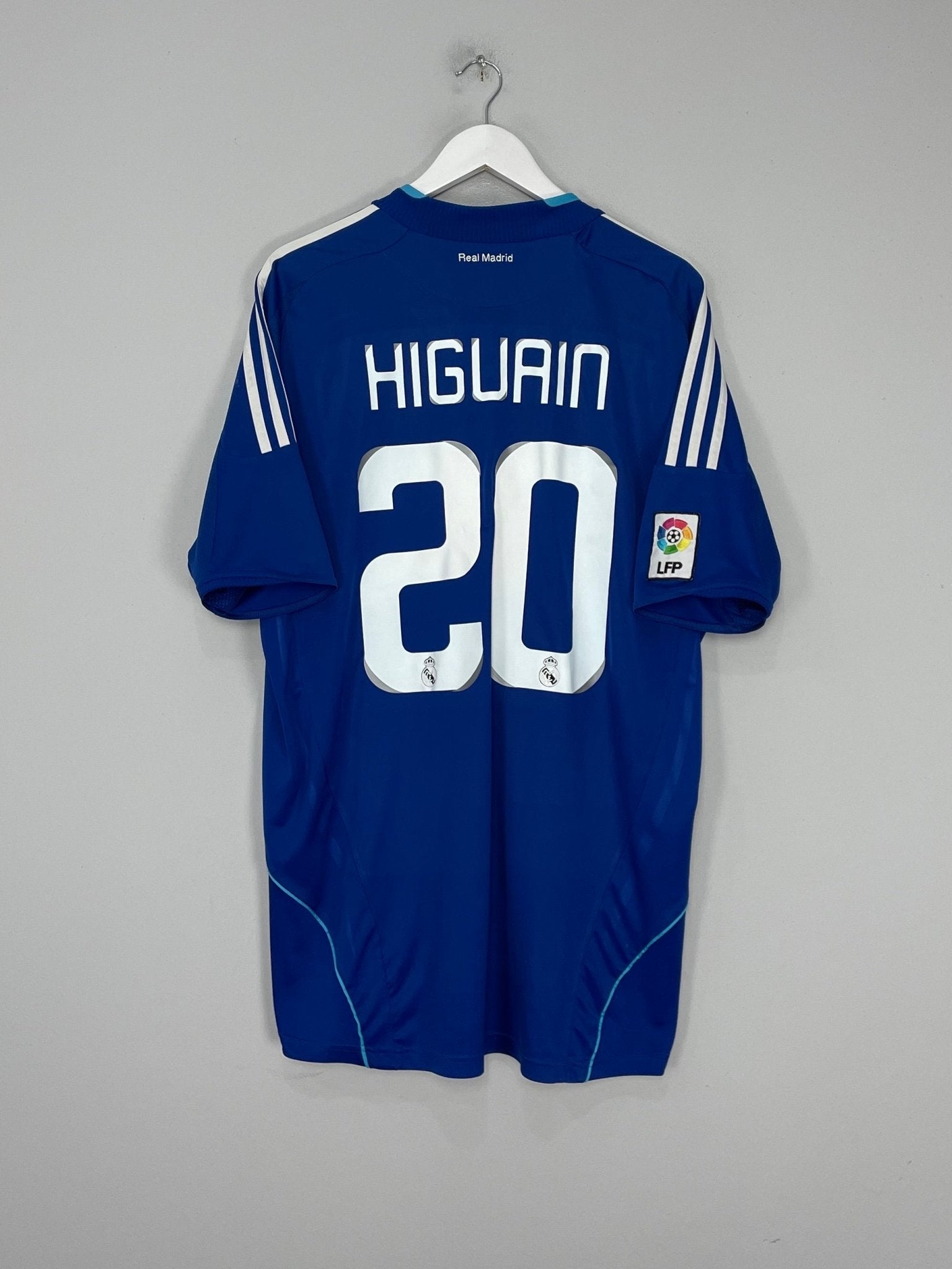 Shop 2008/09 REAL MADRID HIGUAIN #20 AWAY SHIRT (XL) ADIDAS, classic football shirts, vintage football shirts & retro soccer jerseys at Cult Kits