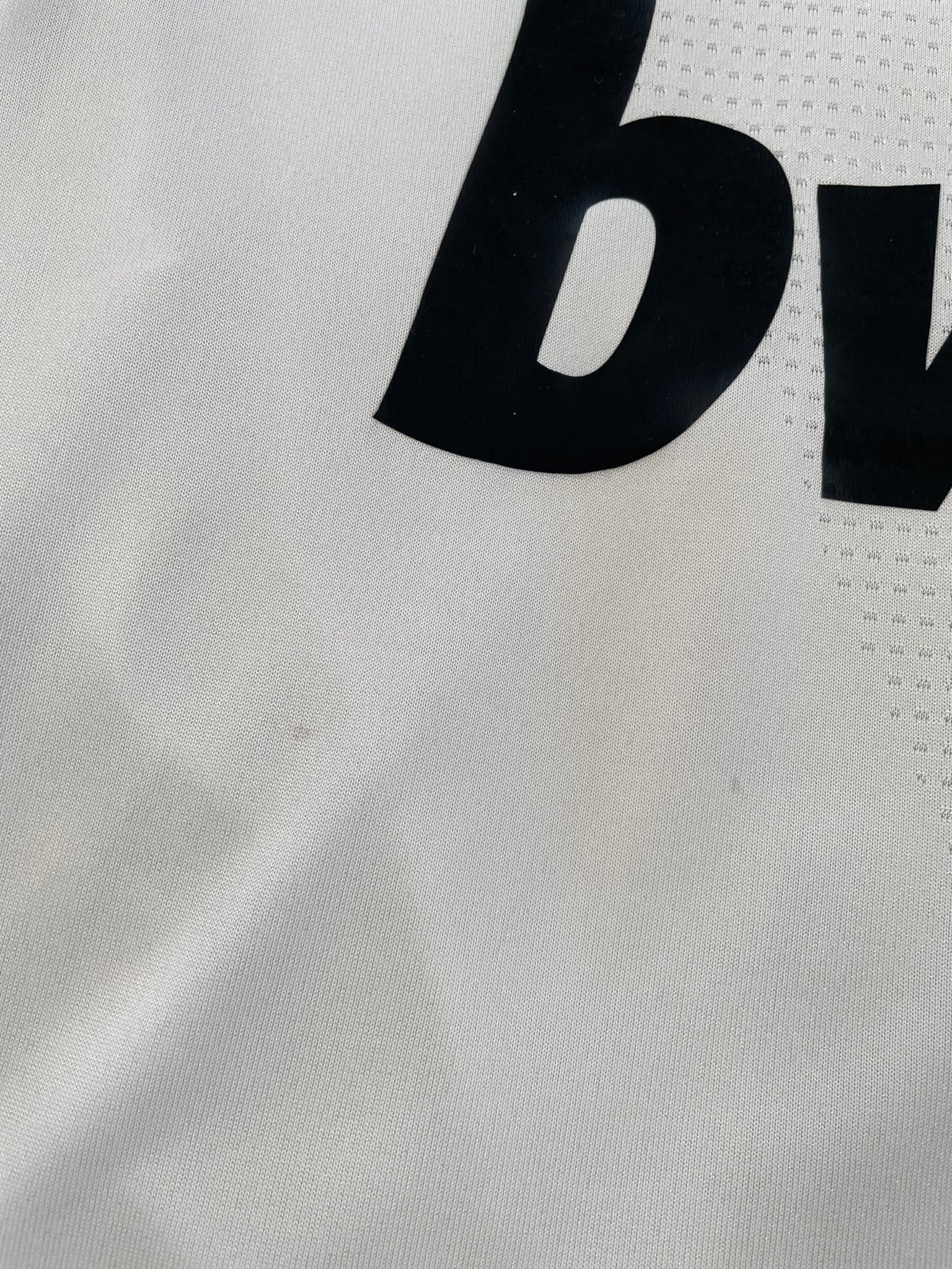 Buy 2008/09 Real Madrid Ramos 4 Home Shirt (S) Adidas ~ Free worldwide shipping ~ Authentic Vintage Football Shirts from Cult Kits