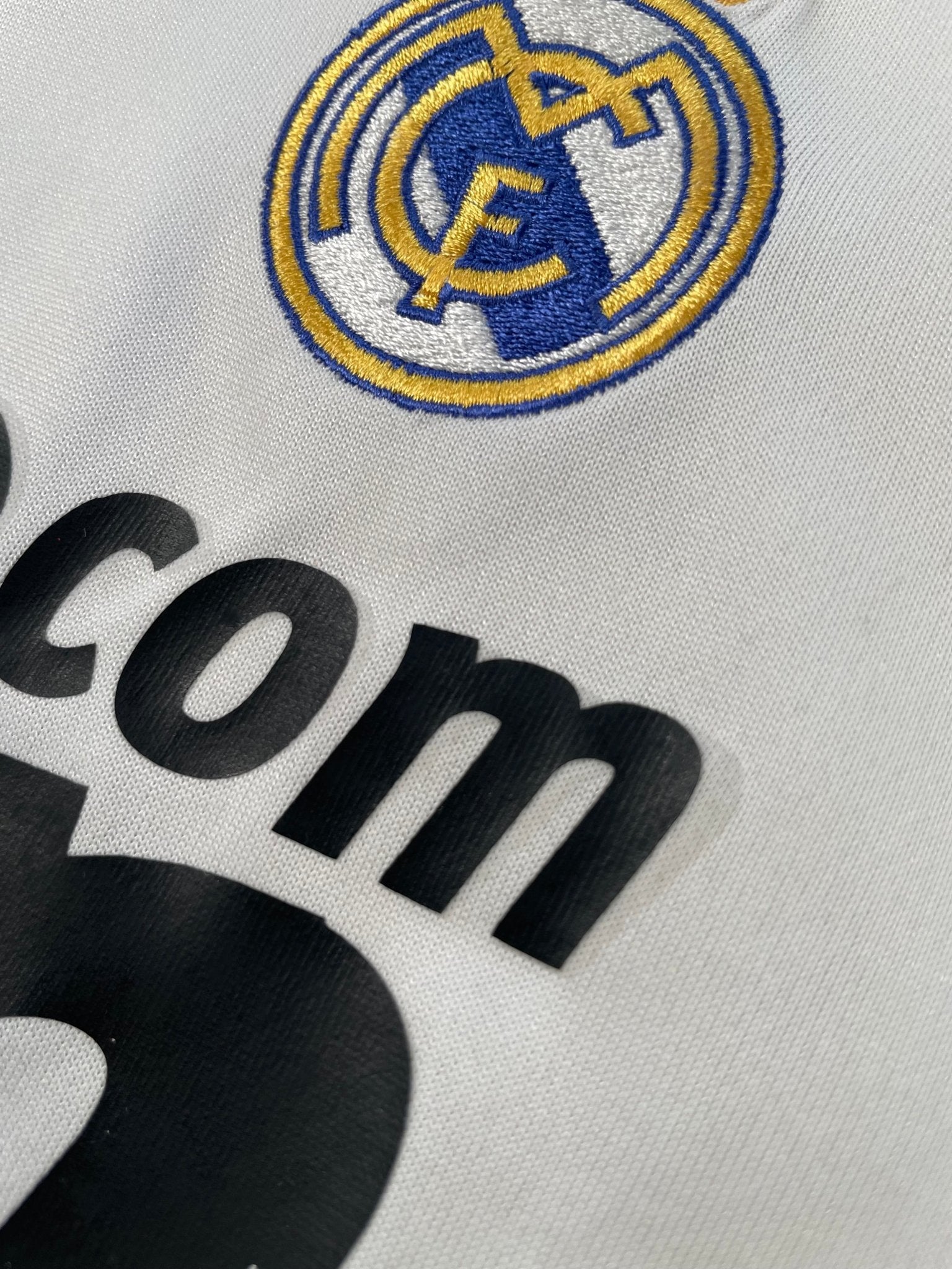 Buy 2008/09 Real Madrid Ramos 4 Home Shirt (S) Adidas ~ Free worldwide shipping ~ Authentic Vintage Football Shirts from Cult Kits
