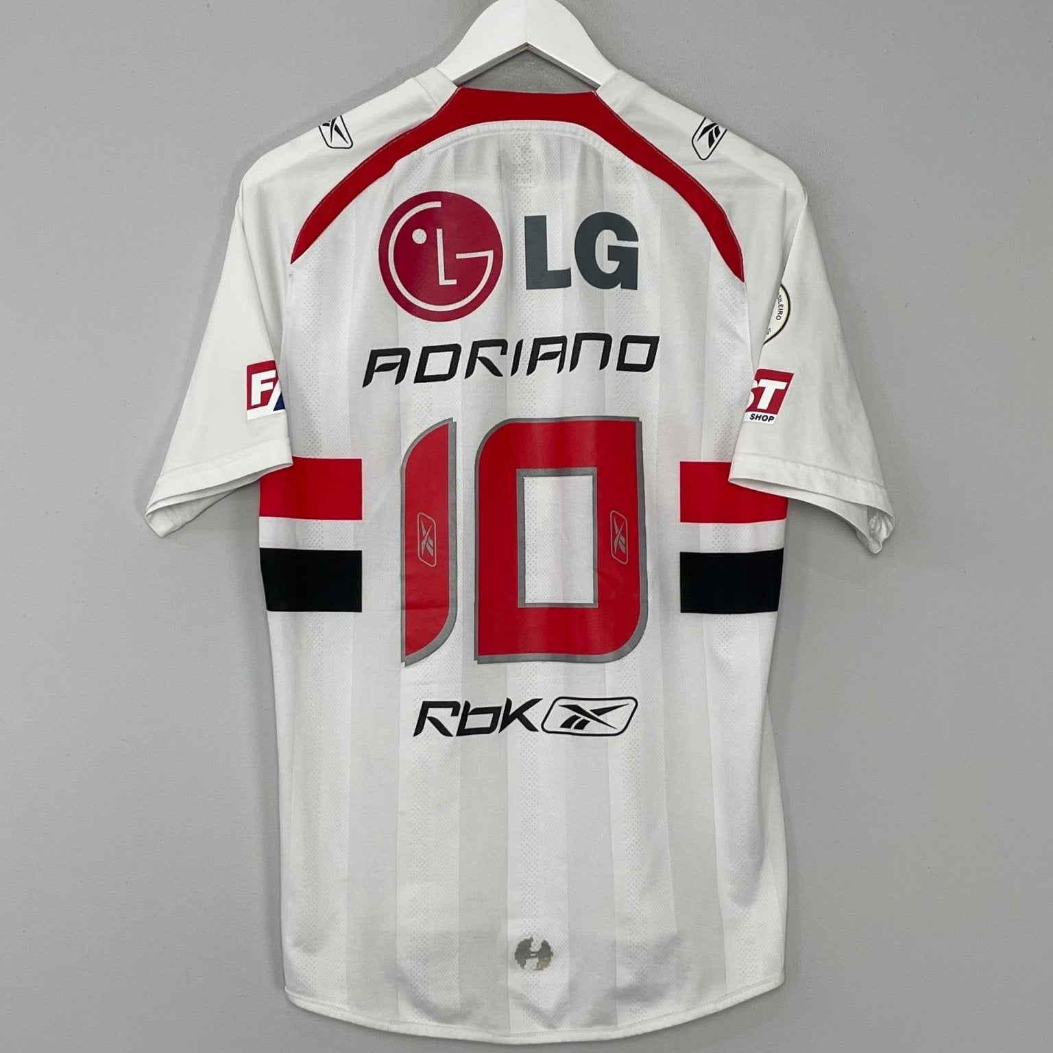 Shop 2008/09 SAO PAULO ADRIANO #10 *SIGNED* HOME SHIRT (M) REEBOK, classic football shirts, vintage football shirts & retro soccer jerseys at Cult Kits