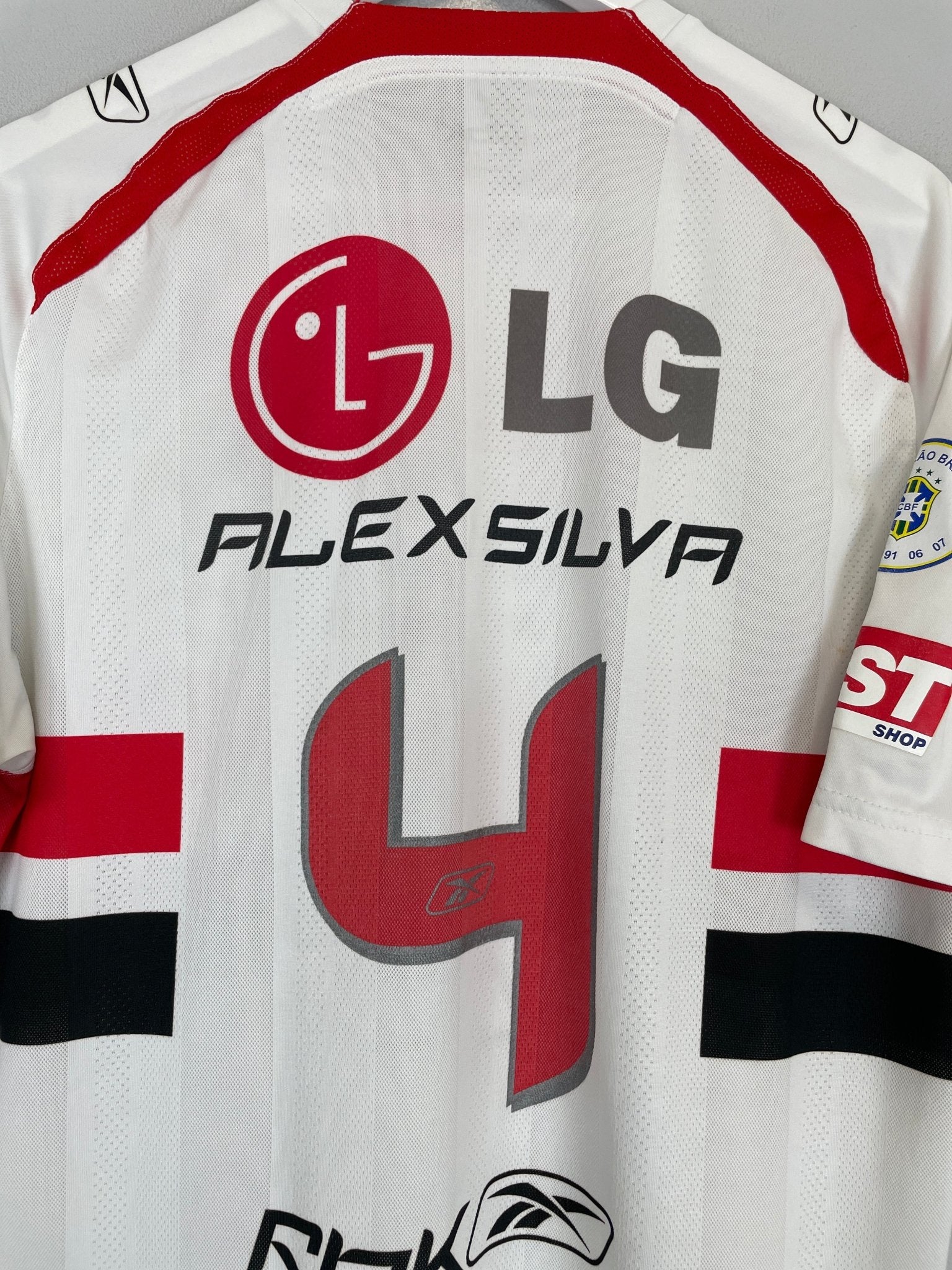 Shop 2008/09 SAO PAULO ALEX SILVA #4 HOME SHIRT (L) REEBOK, classic football shirts, vintage football shirts & retro soccer jerseys at Cult Kits