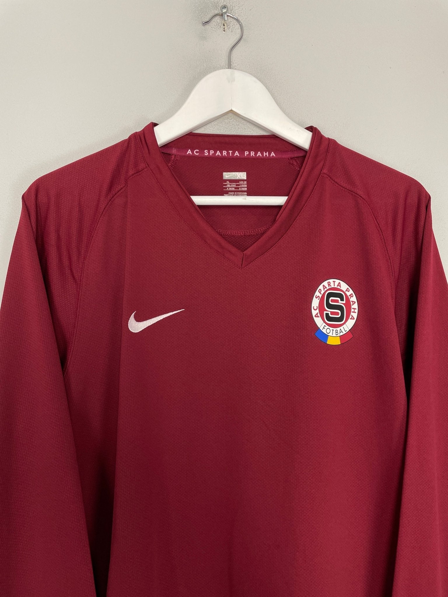 Shop 2008/09 SPARTA PRAGUE L/S HOME SHIRT (XL) NIKE, classic football shirts, vintage football shirts & retro soccer jerseys at Cult Kits