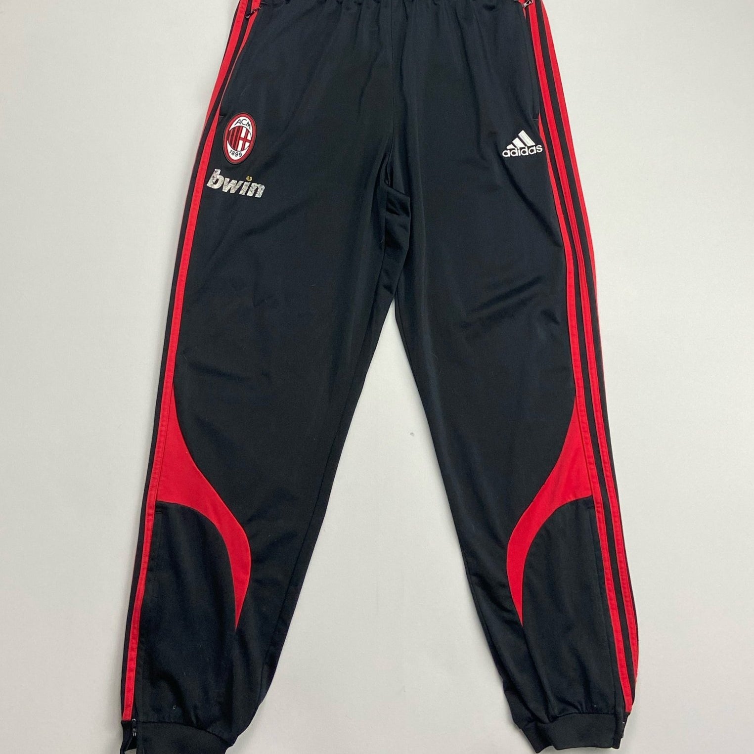 Shop 2008/10 AC MILAN TRACKSUIT BOTTOMS (L) ADIDAS, classic football shirts, vintage football shirts & retro soccer jerseys at Cult Kits