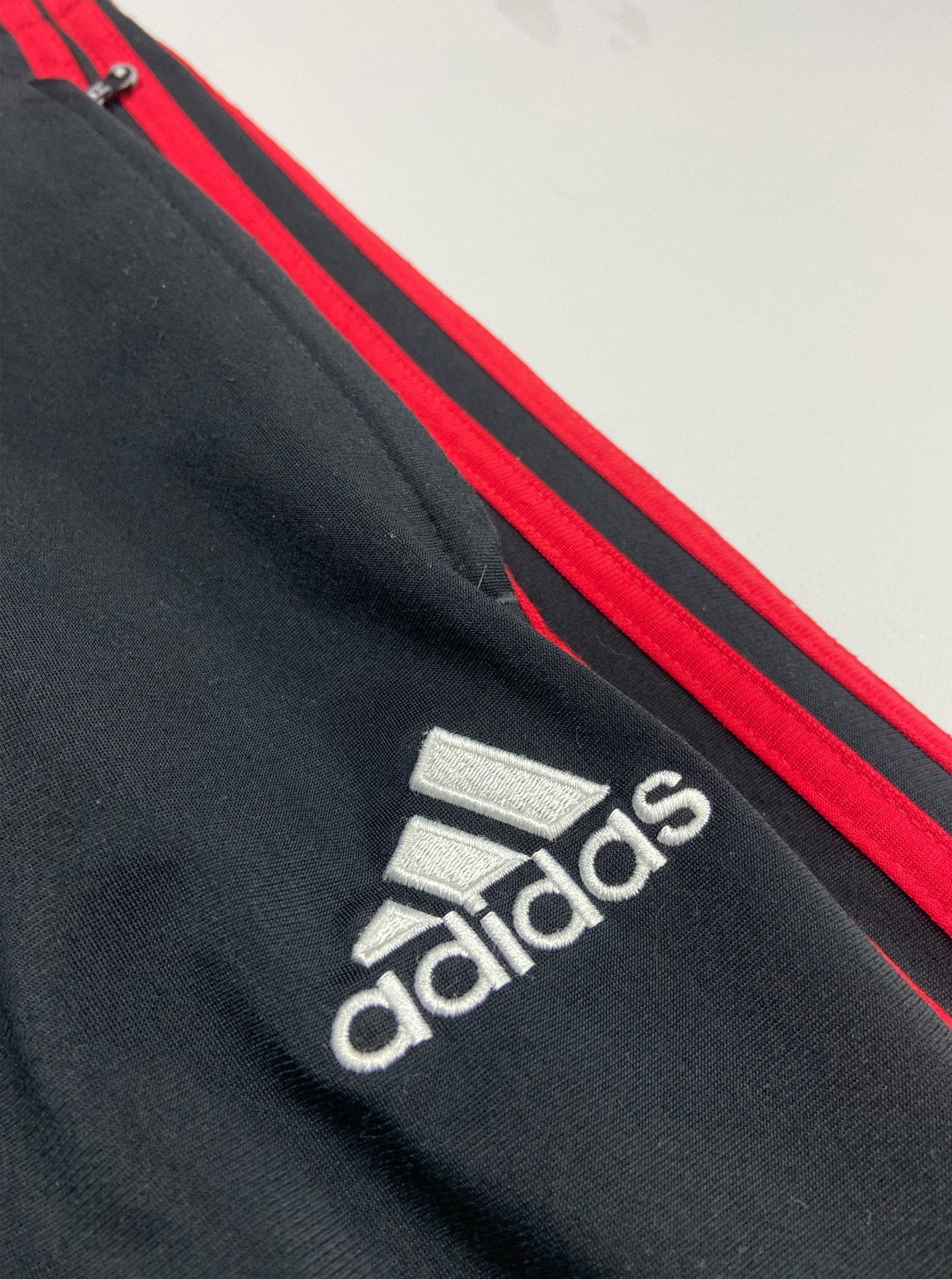 Shop 2008/10 AC MILAN TRACKSUIT BOTTOMS (L) ADIDAS, classic football shirts, vintage football shirts & retro soccer jerseys at Cult Kits