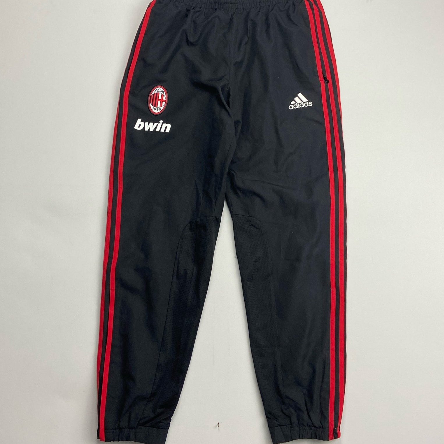 Shop 2008/10 AC MILAN TRACKSUIT BOTTOMS (M) ADIDAS, classic football shirts, vintage football shirts & retro soccer jerseys at Cult Kits