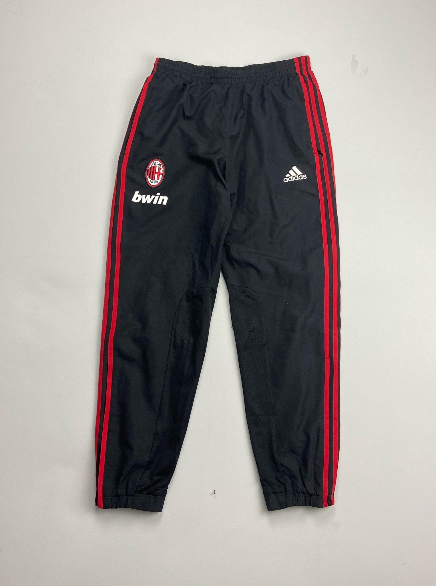 Shop 2008/10 AC MILAN TRACKSUIT BOTTOMS (M) ADIDAS, classic football shirts, vintage football shirts & retro soccer jerseys at Cult Kits