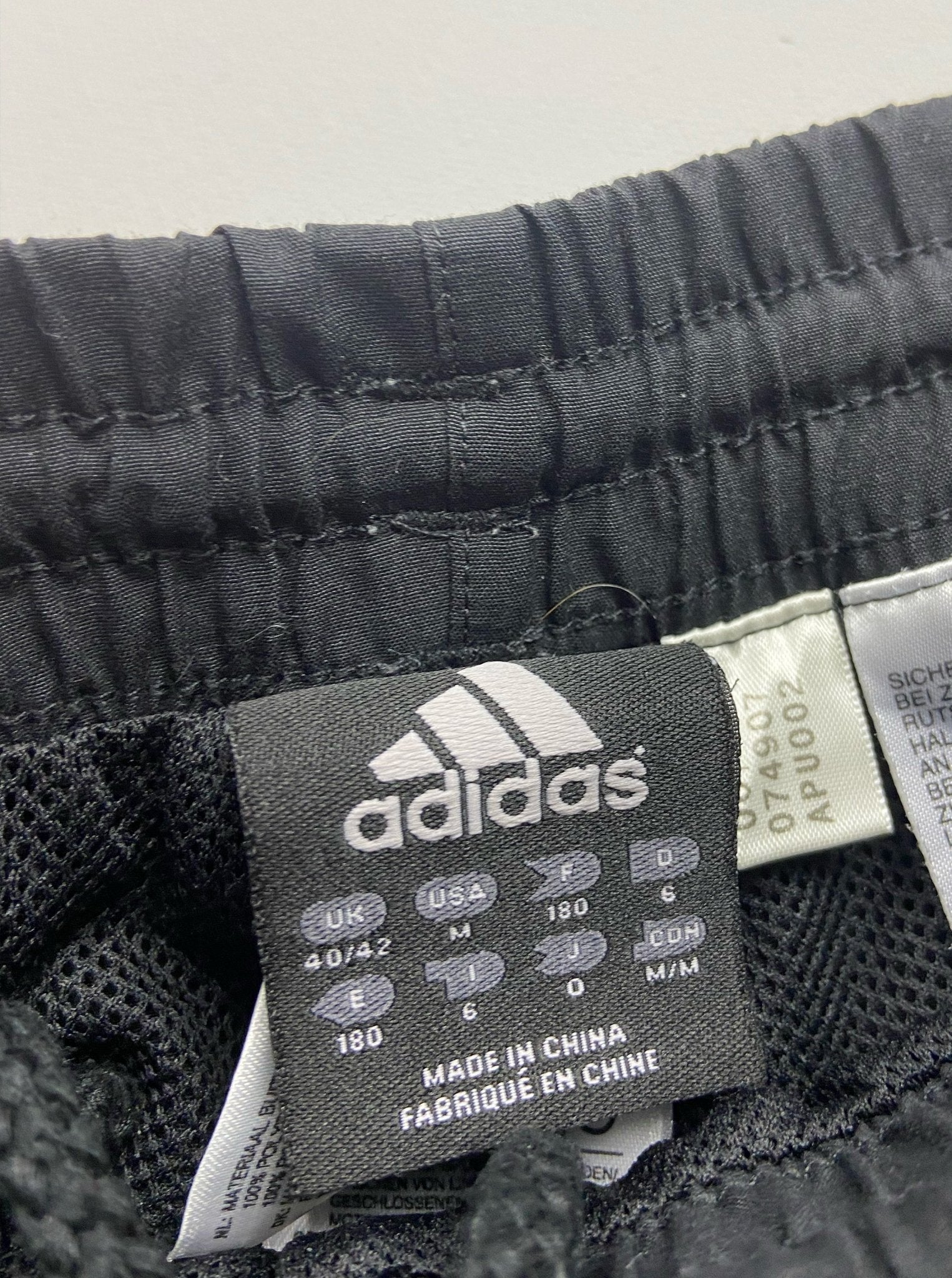 Shop 2008/10 AC MILAN TRACKSUIT BOTTOMS (M) ADIDAS, classic football shirts, vintage football shirts & retro soccer jerseys at Cult Kits