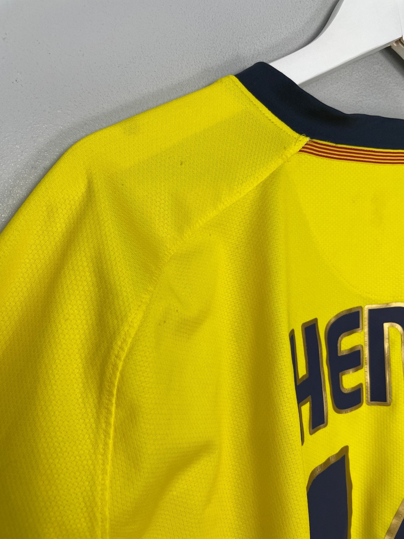 Shop 2008/10 BARCELONA HENRY #14 L/S AWAY SHIRT (XL) NIKE, classic football shirts, vintage football shirts & retro soccer jerseys at Cult Kits