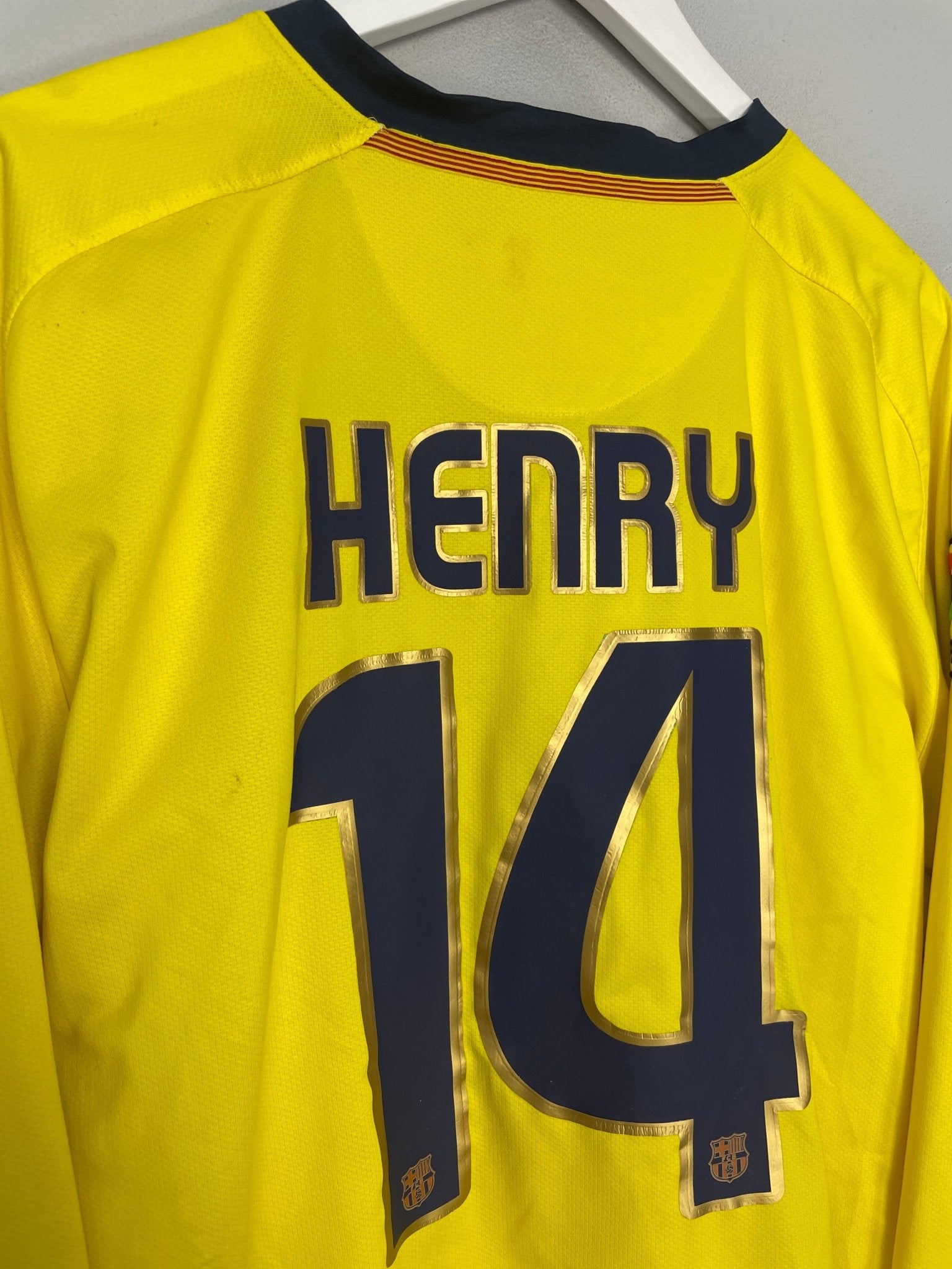 Shop 2008/10 BARCELONA HENRY #14 L/S AWAY SHIRT (XL) NIKE, classic football shirts, vintage football shirts & retro soccer jerseys at Cult Kits