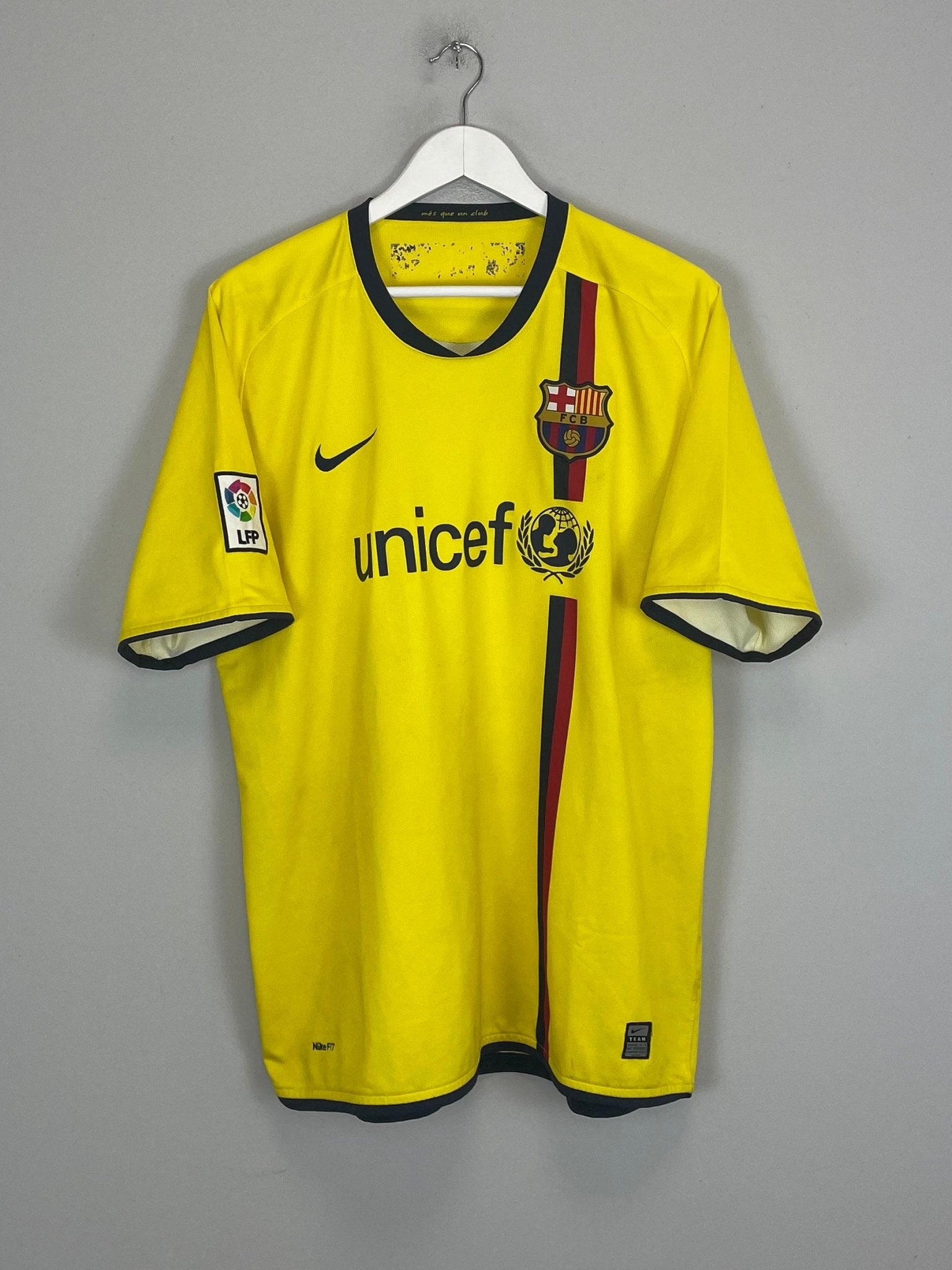 Shop 2008/10 BARCELONA MESSI #10 AWAY SHIRT (XL) NIKE, classic football shirts, vintage football shirts & retro soccer jerseys at Cult Kits