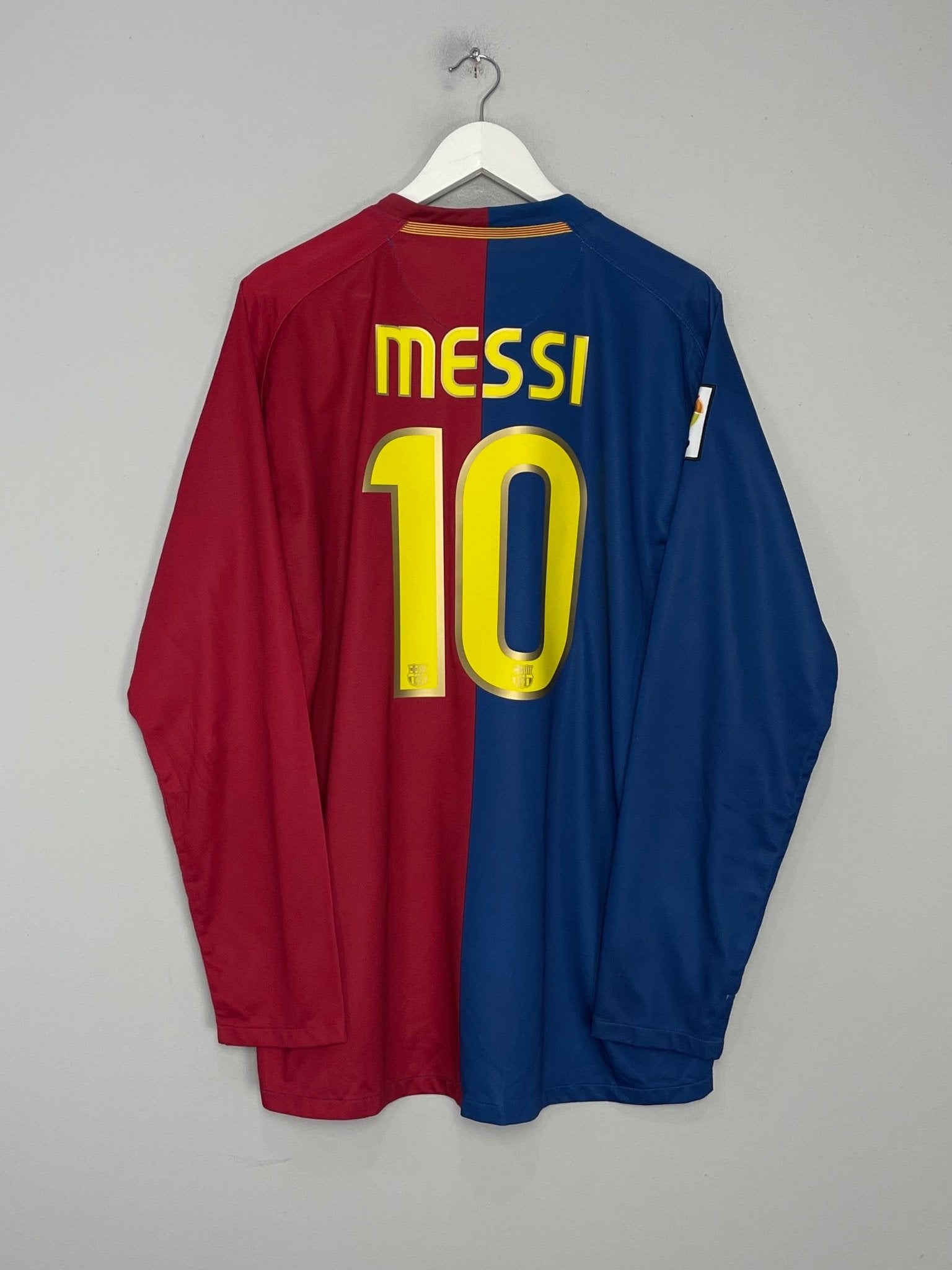 Shop 2008/10 BARCELONA MESSI #10 L/S HOME SHIRT (XL) NIKE, classic football shirts, vintage football shirts & retro soccer jerseys at Cult Kits