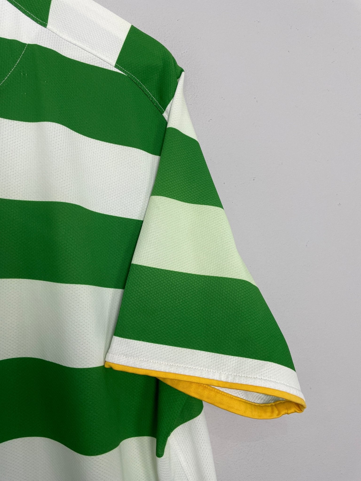 Shop 2008/10 CELTIC HOME SHIRT (XL) NIKE, classic football shirts, vintage football shirts & retro soccer jerseys at Cult Kits